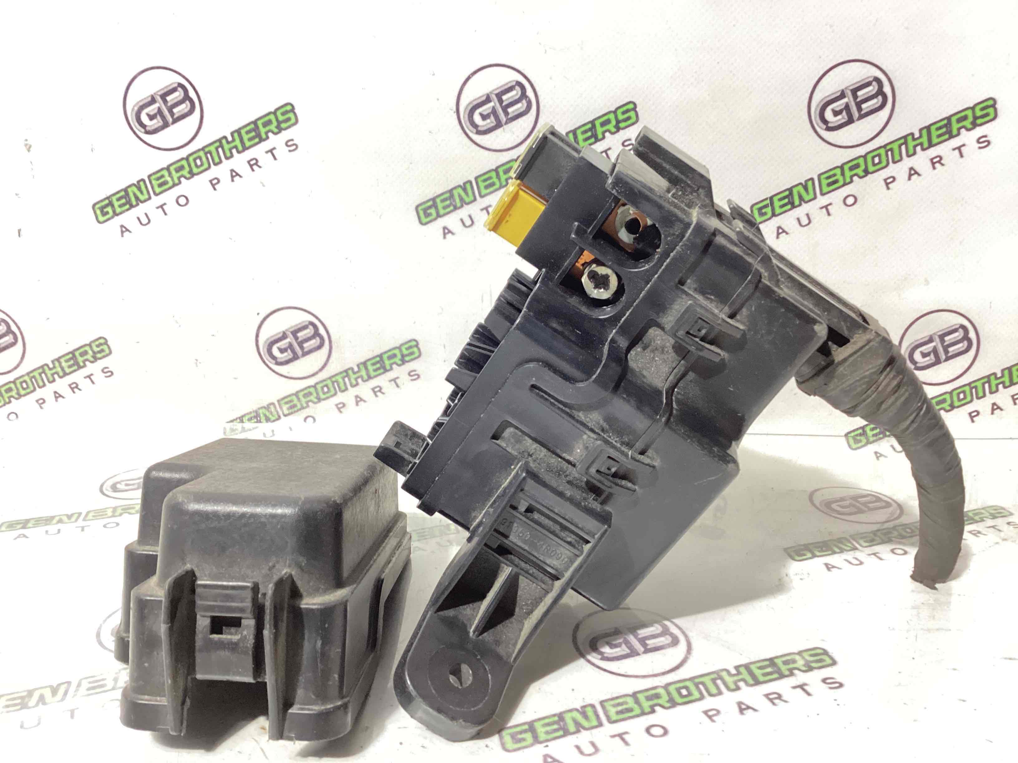 Блок предохранителей (блок реле)