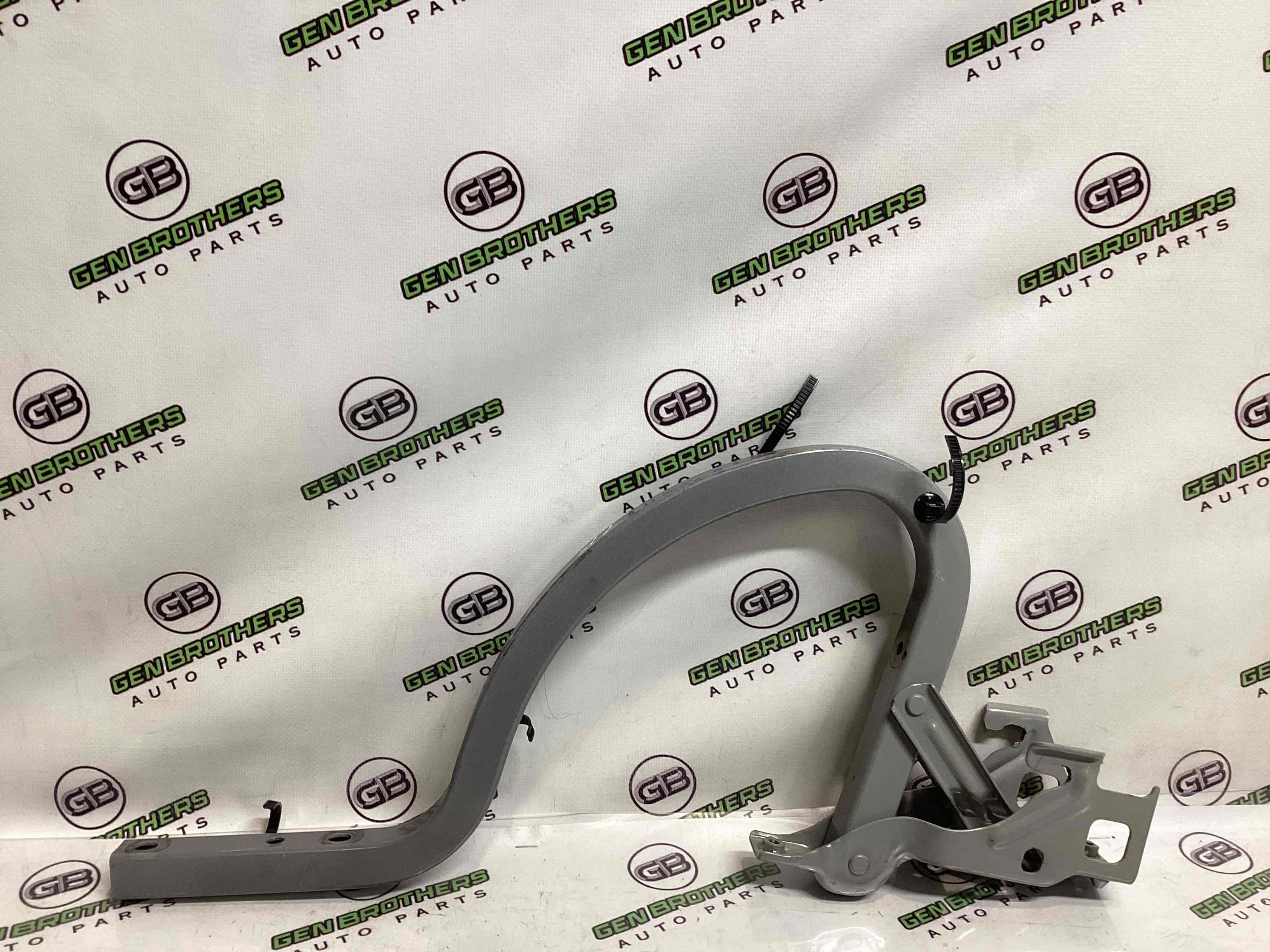 Петля крышки багажника, двери багажника