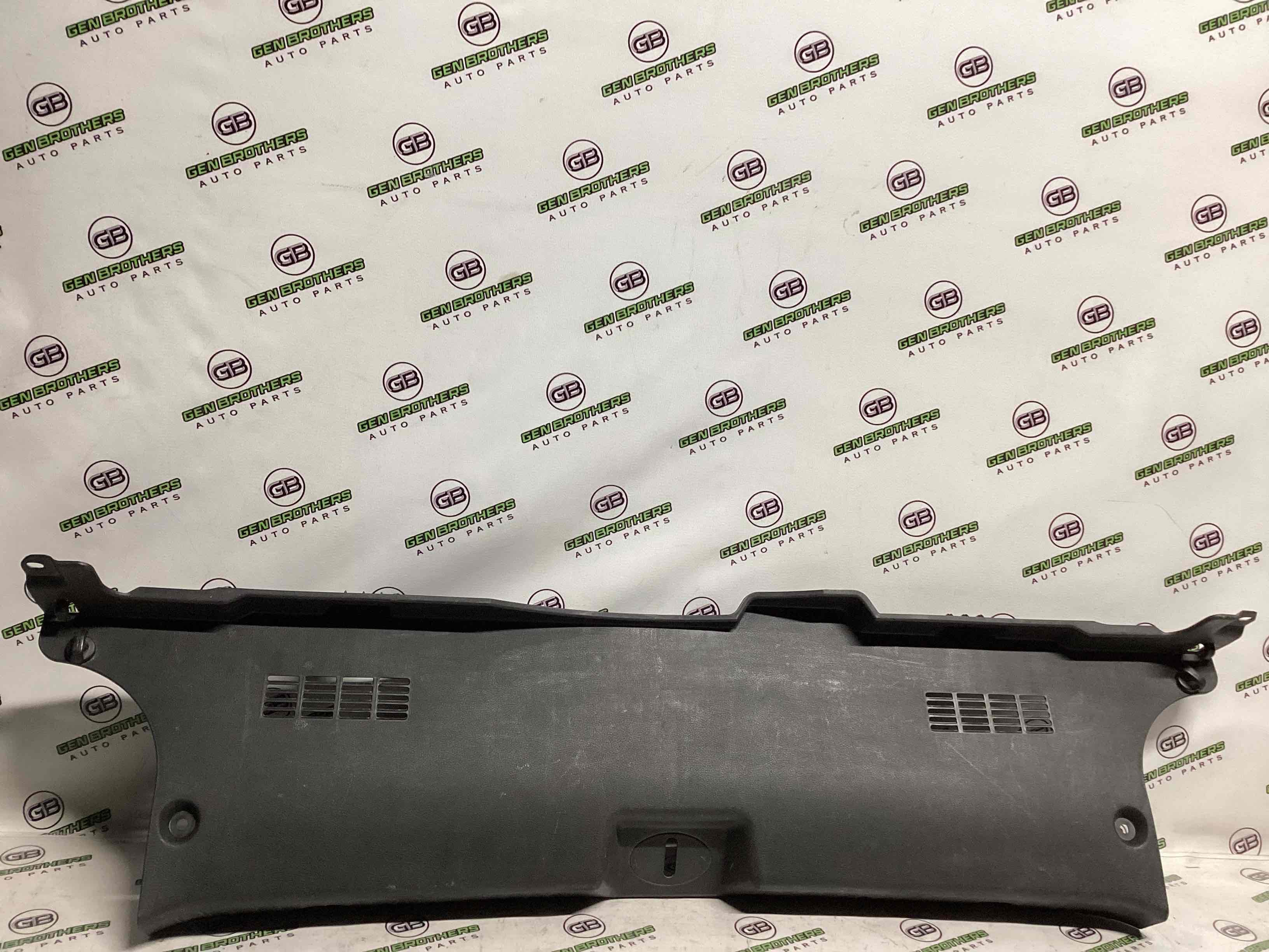 Элементы отделки багажника