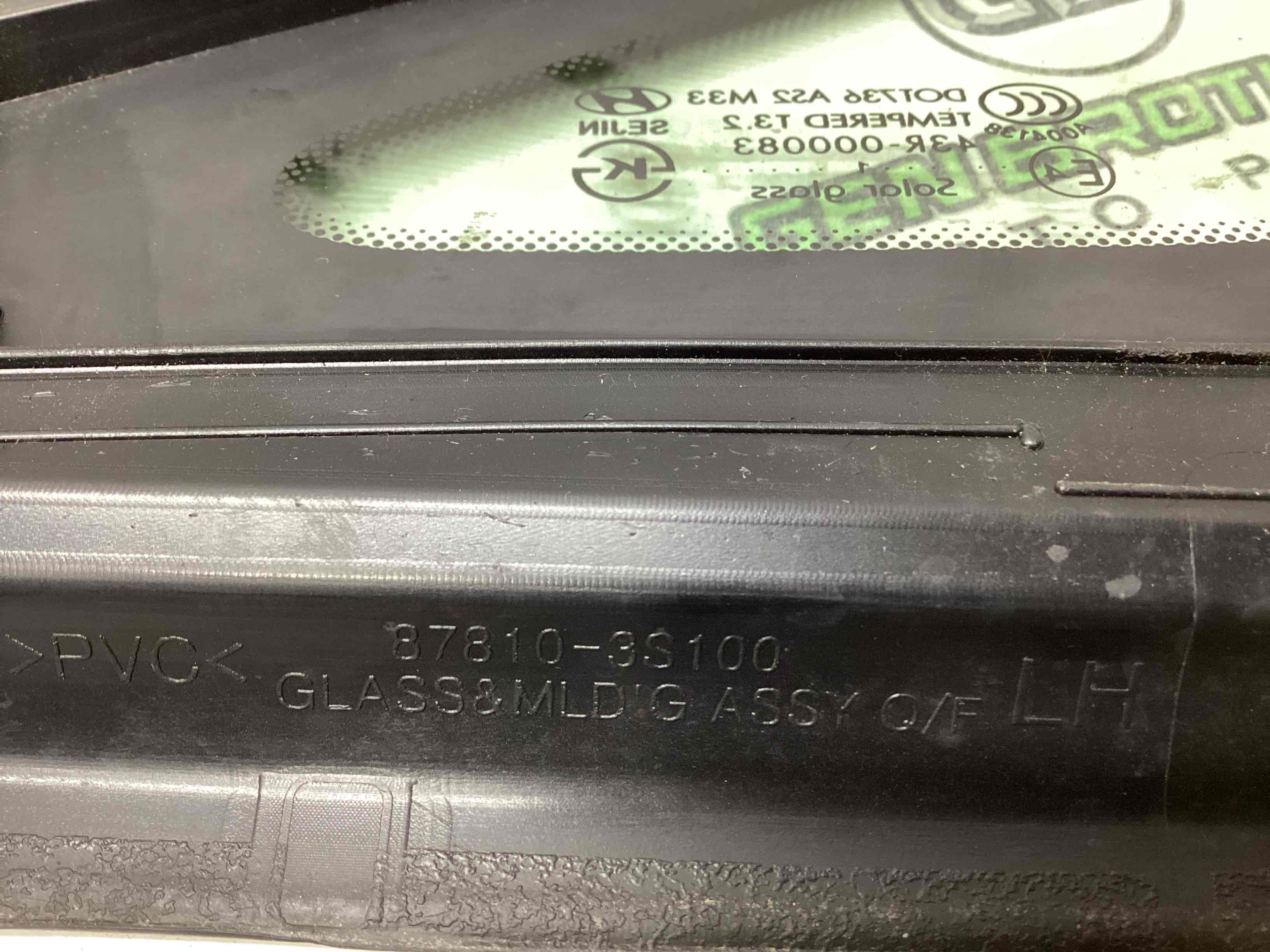 Стекло кузовное боковое левое