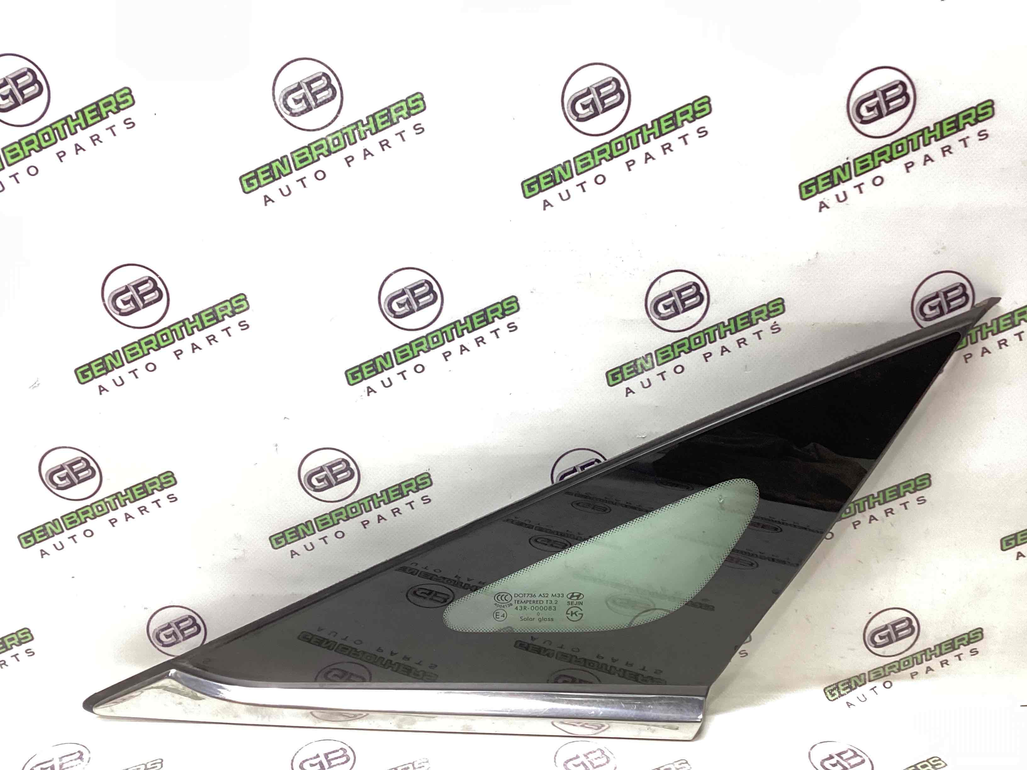 Стекло кузовное боковое правое