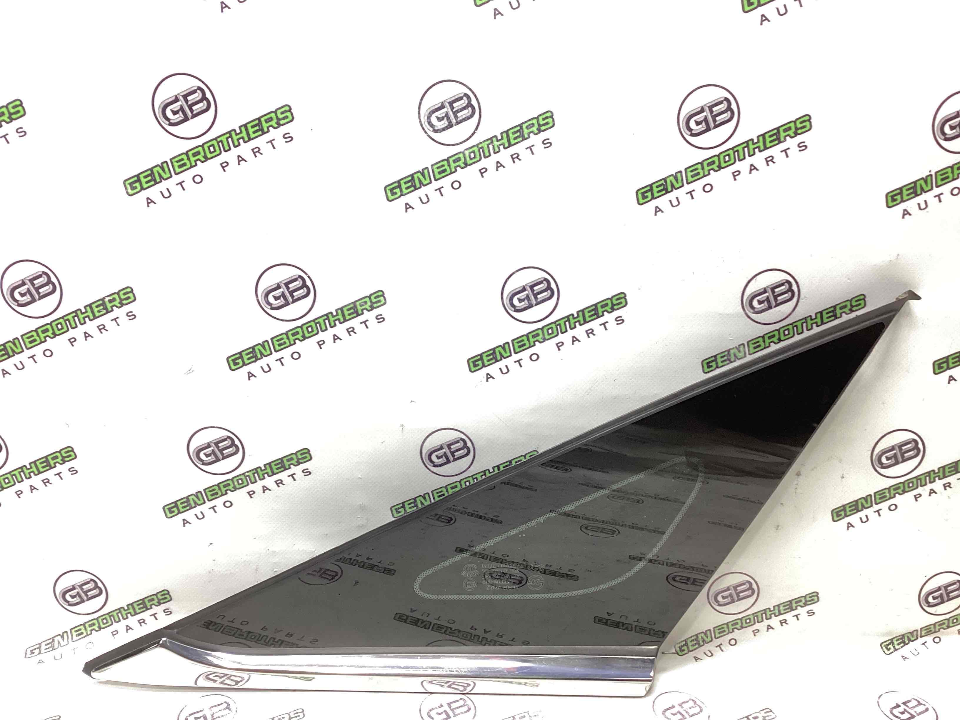 Стекло кузовное боковое правое