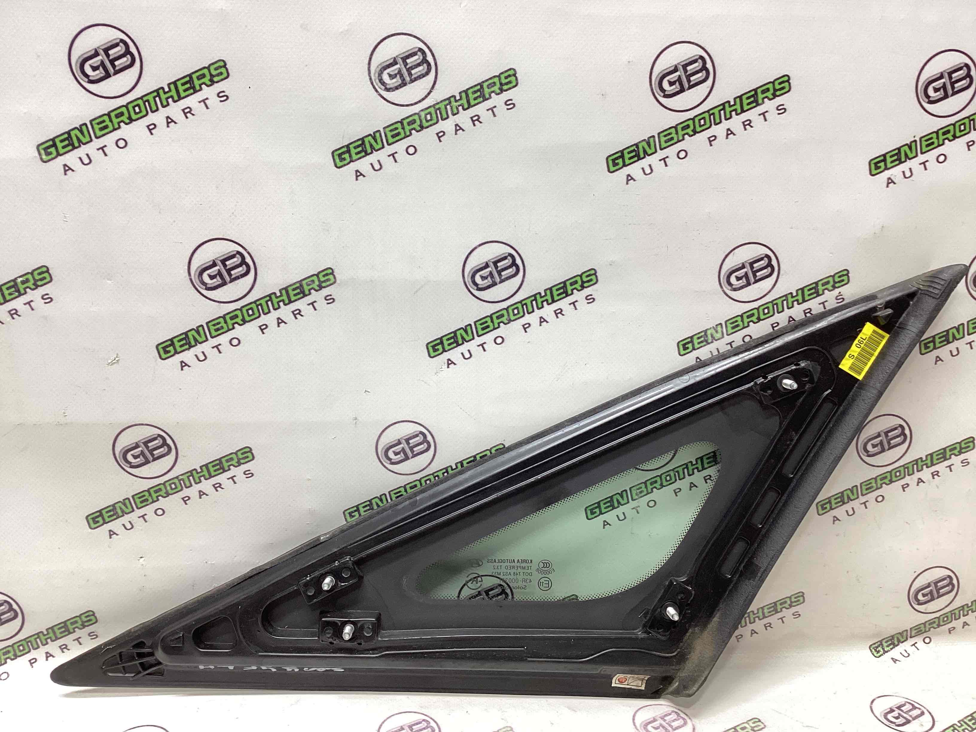 Стекло кузовное боковое левое