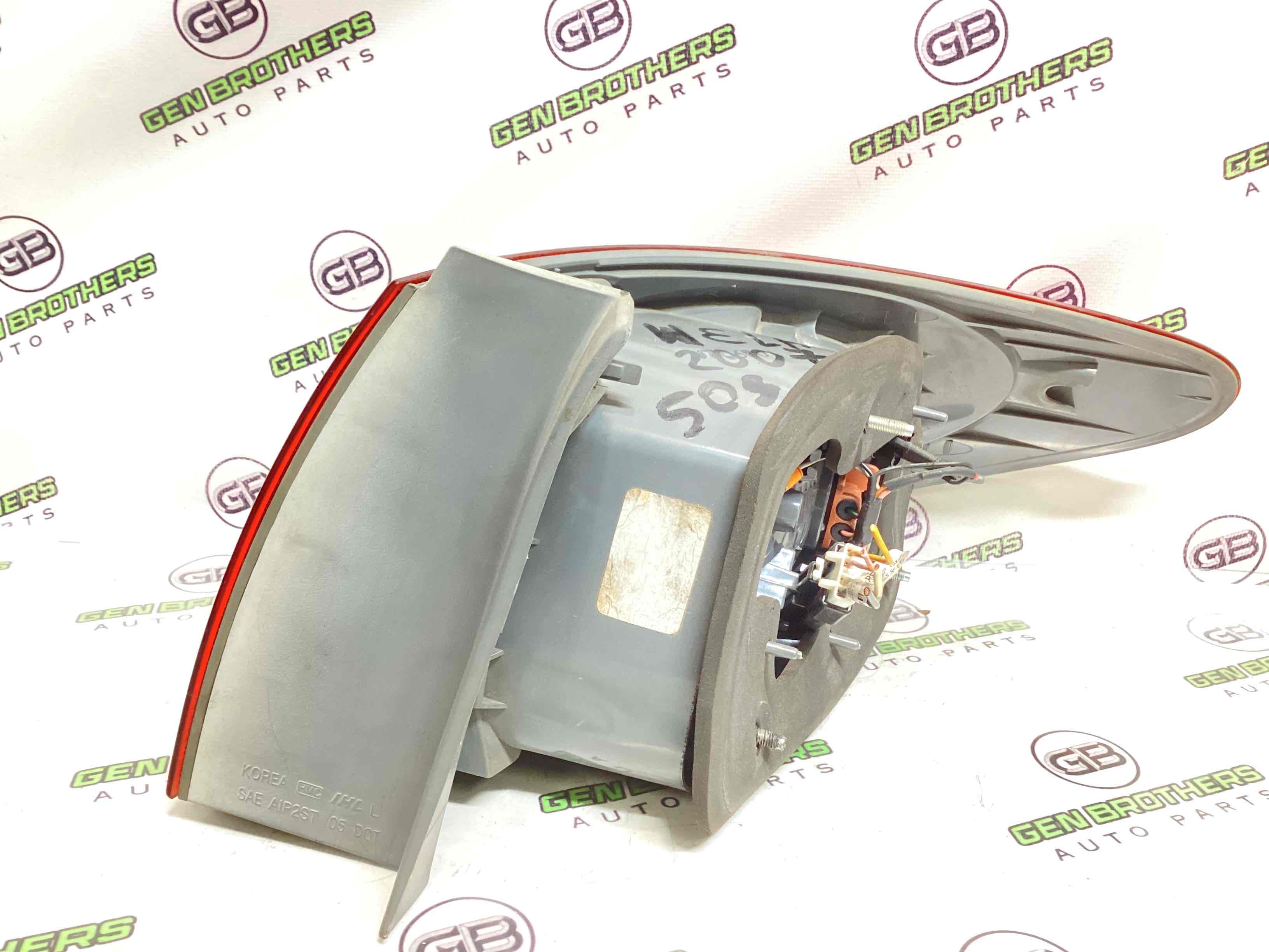 Фонарь задний левый