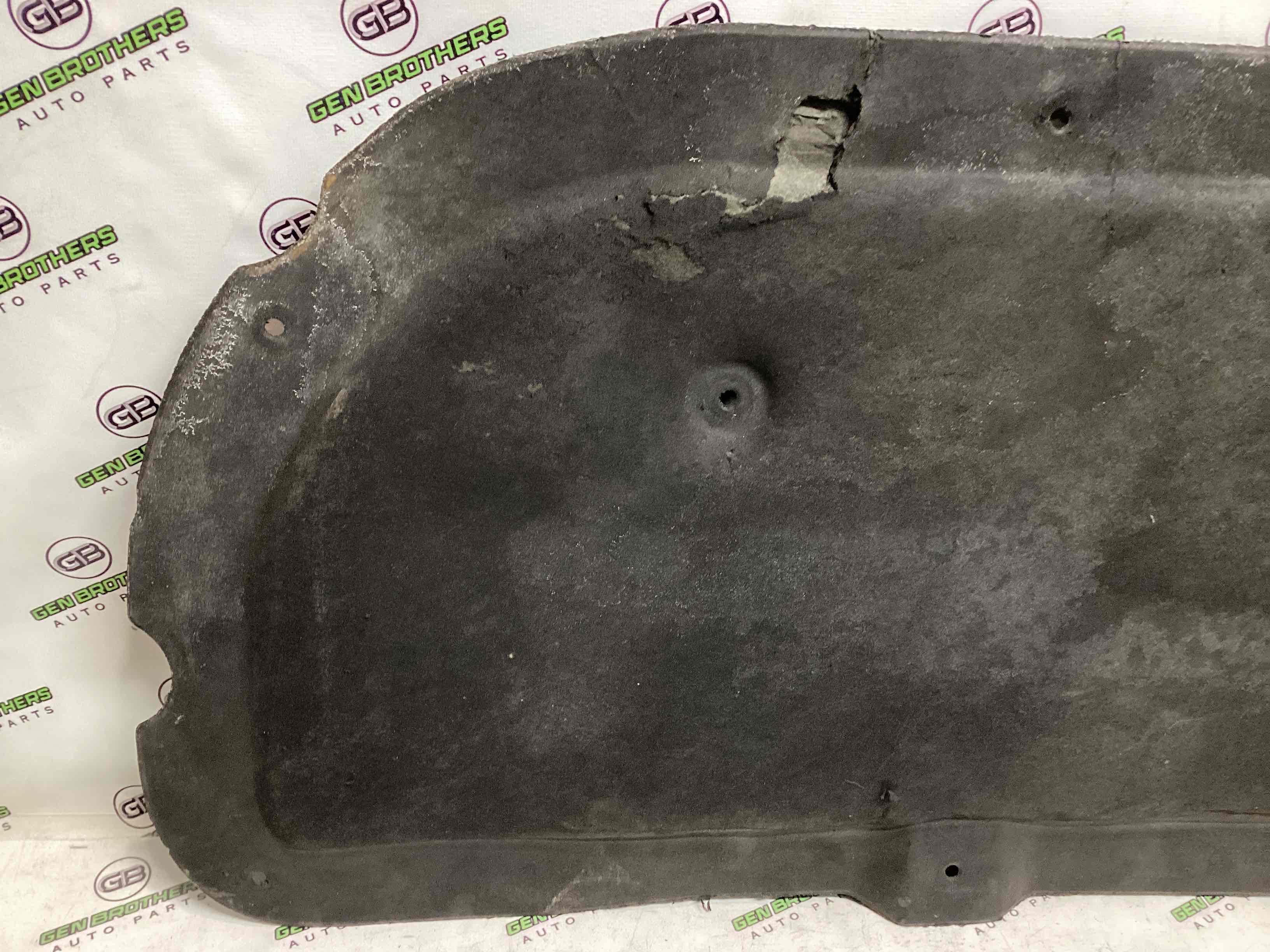 Уплотнитель капота, изолятор, шуба