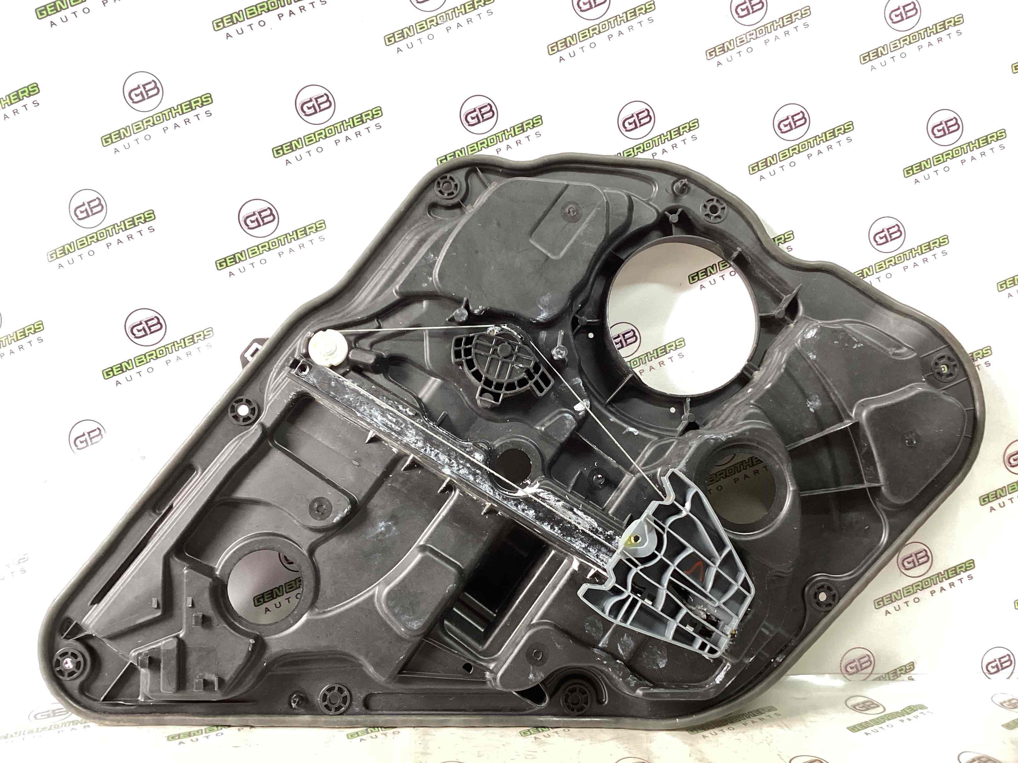 Стеклоподъемник задний правый