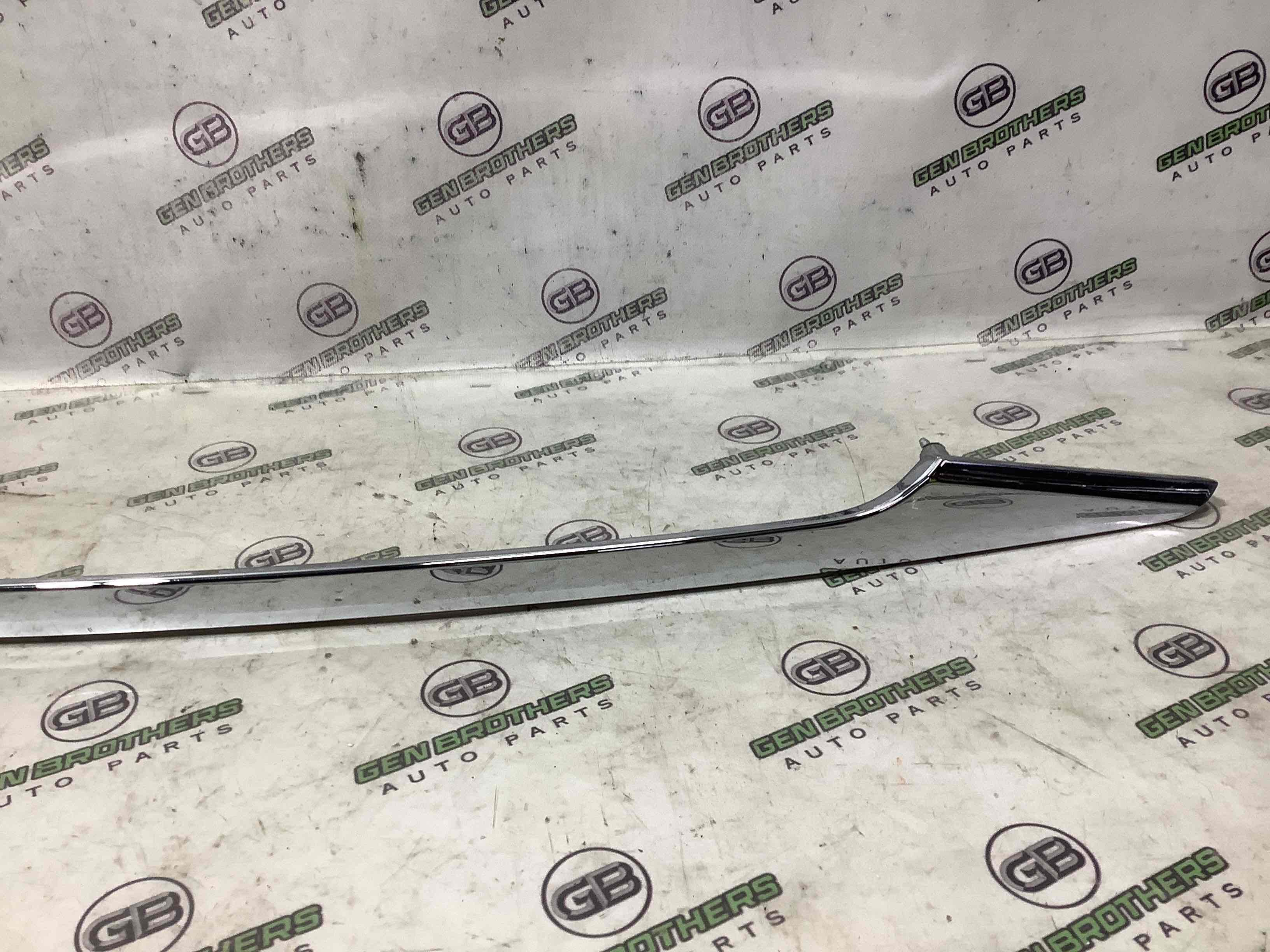 Молдинг дверь багажника, крышки багажника, задние молдинги кузова