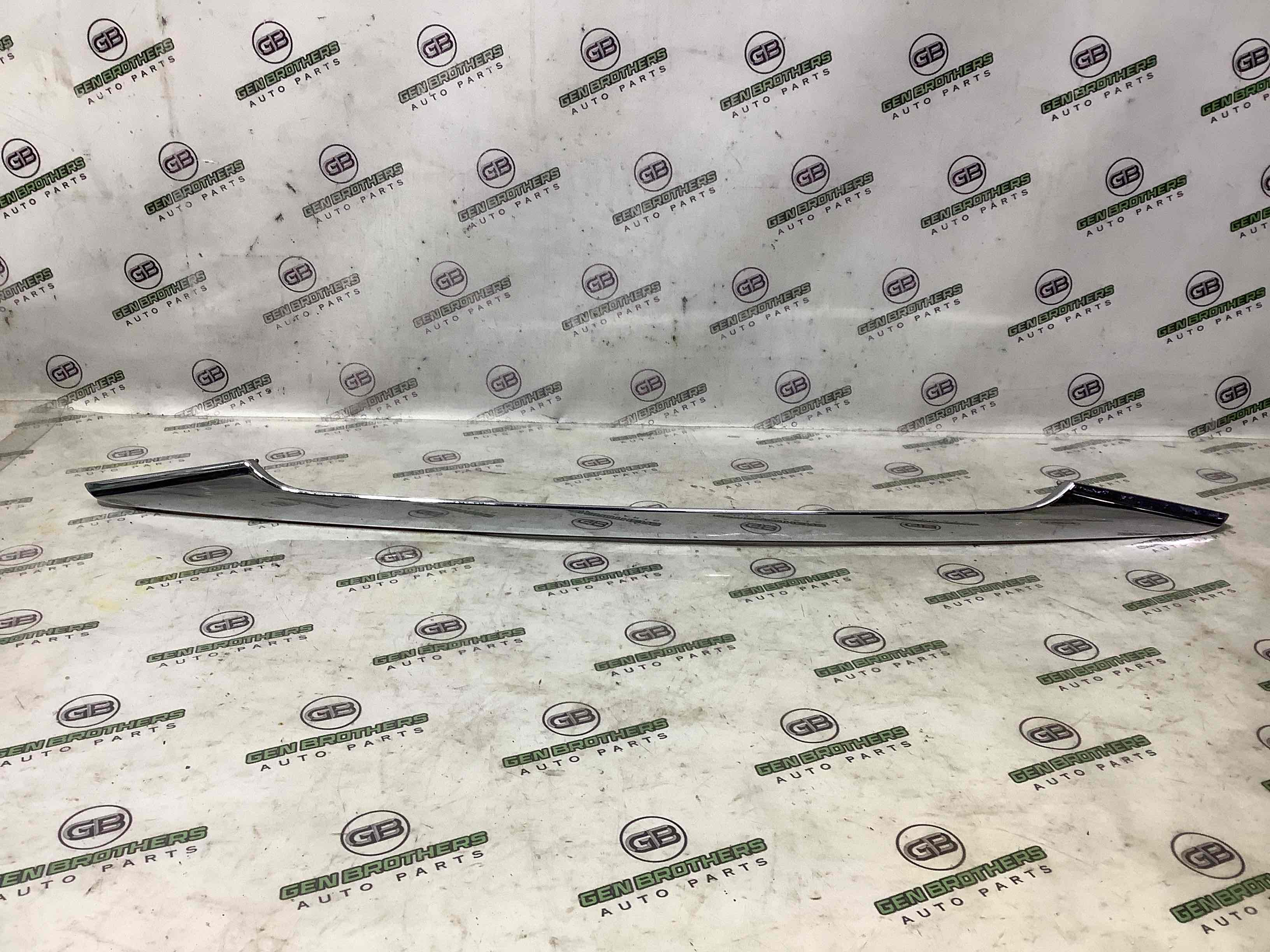 Молдинг дверь багажника, крышки багажника, задние молдинги кузова