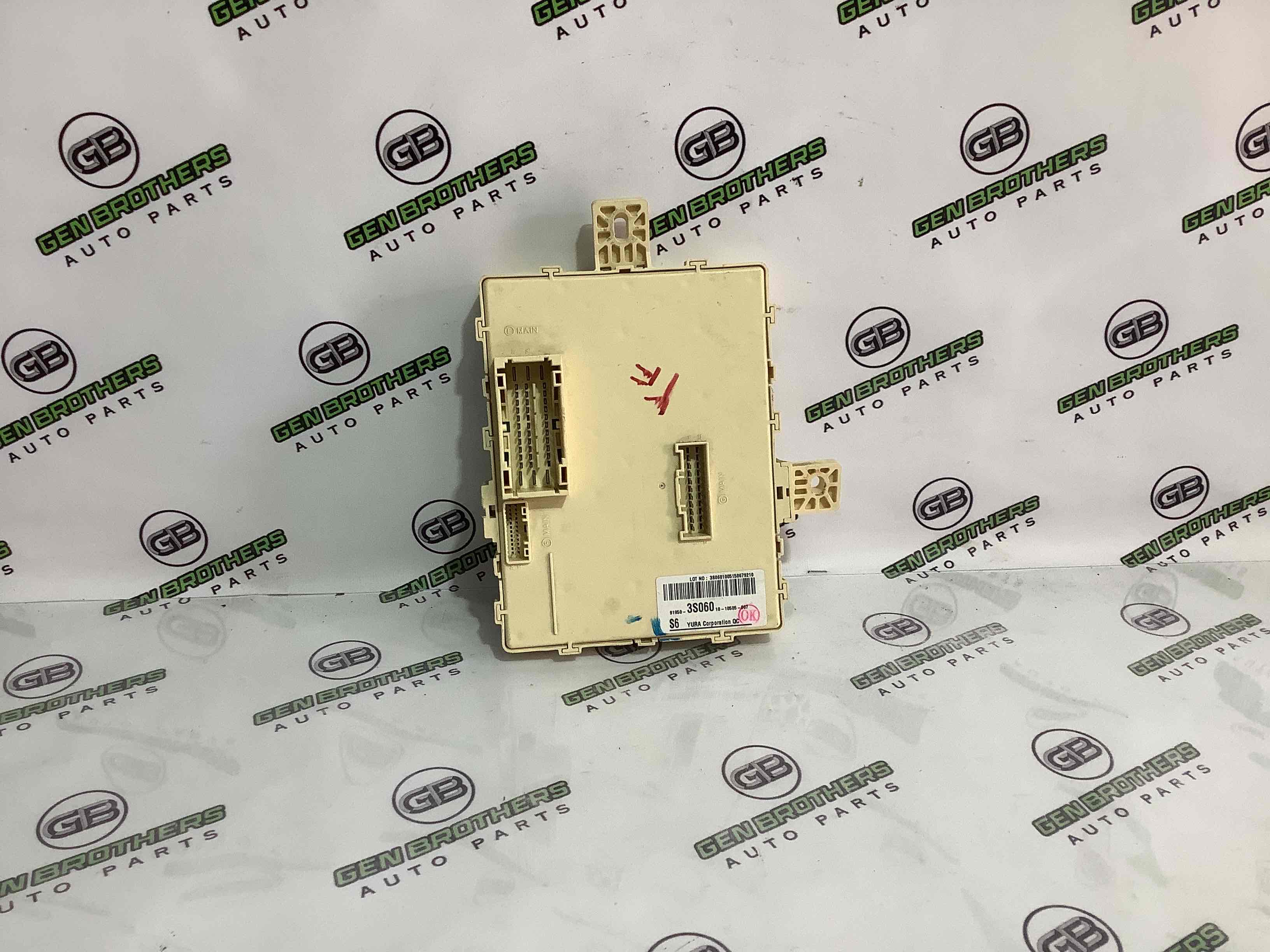 Блок предохранителей (блок реле)