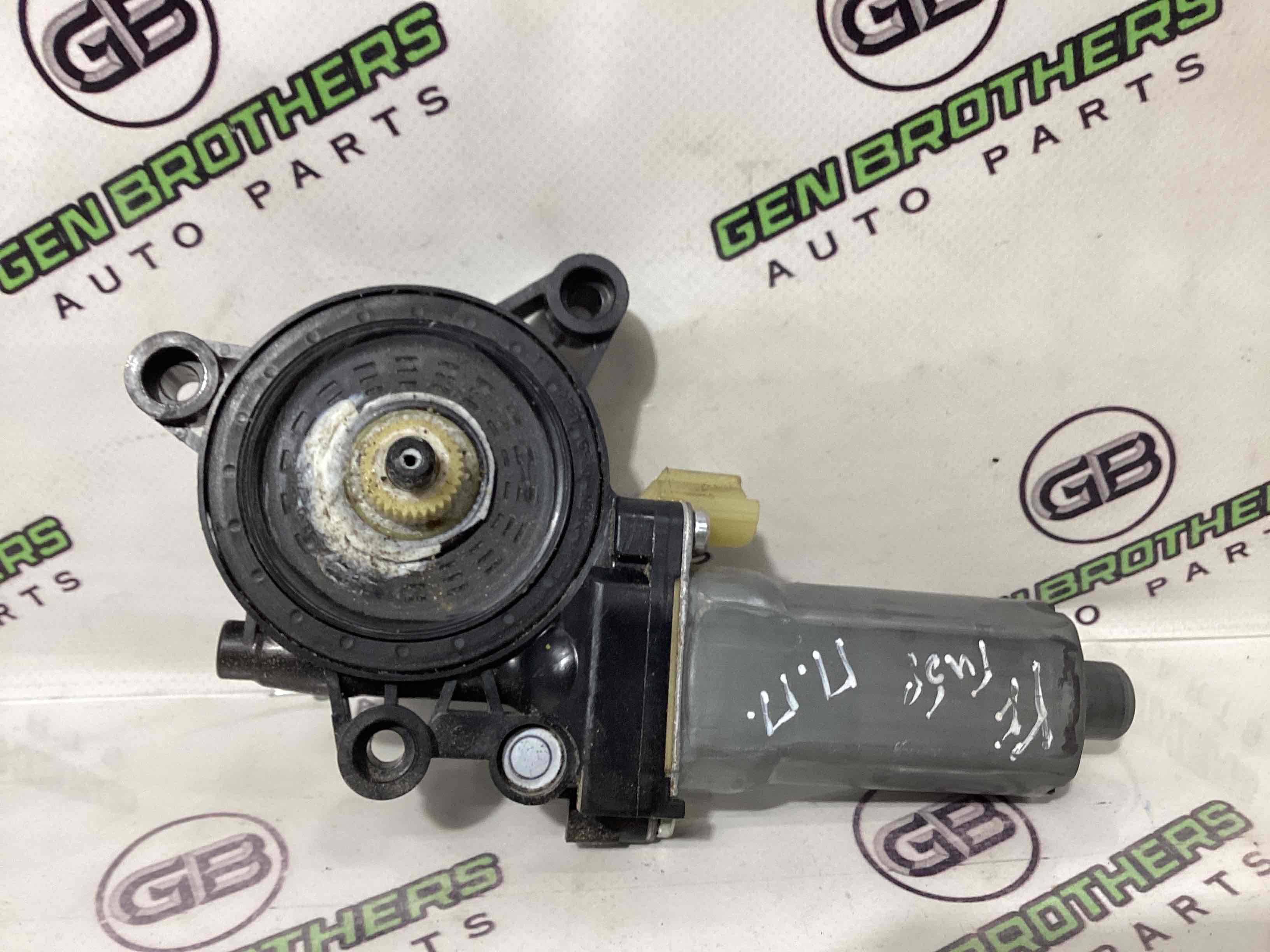 Моторчик стеклоподъемника