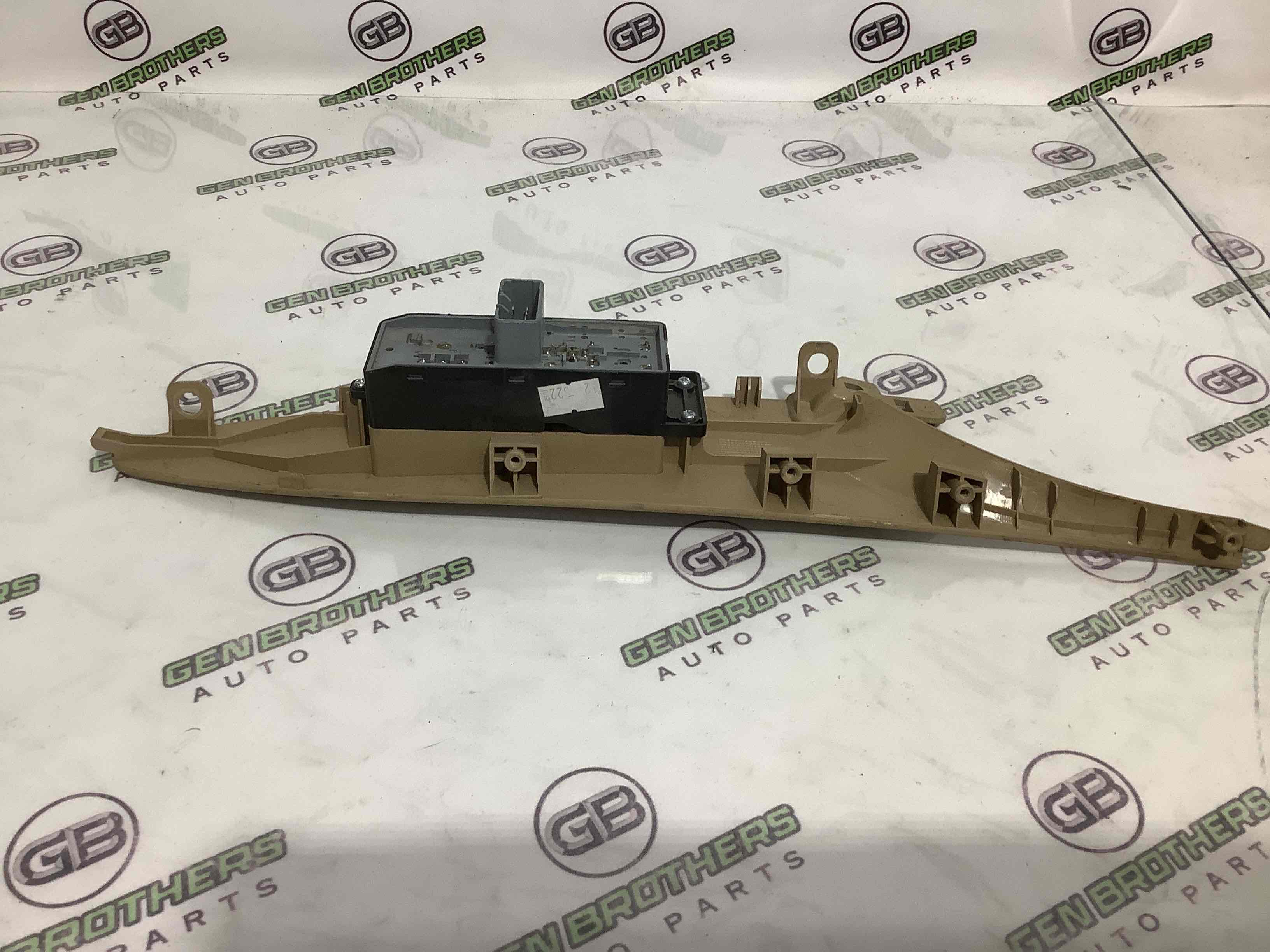 Кнопки управления стеклоподъемниками