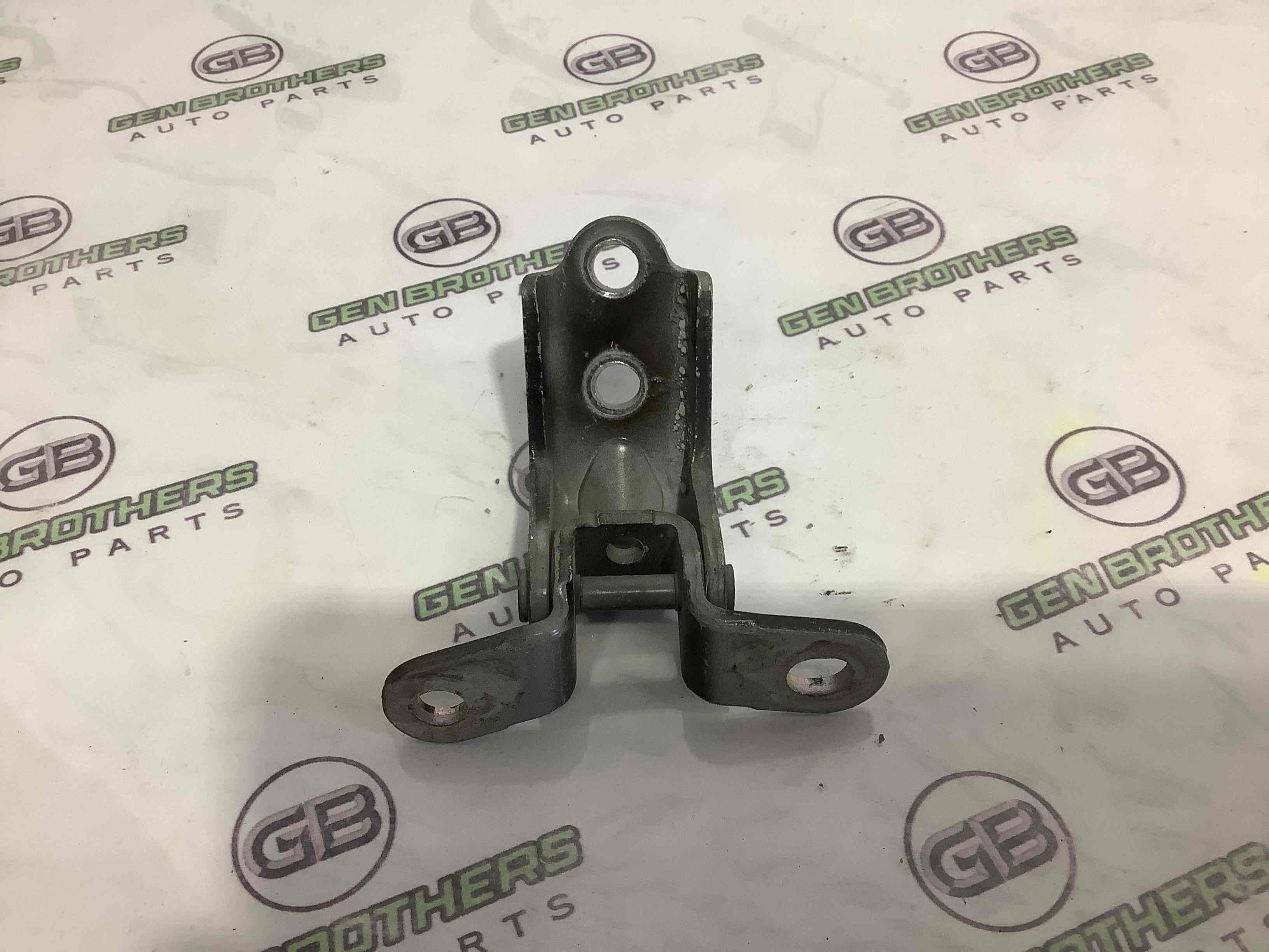 Петля двери, замок двери