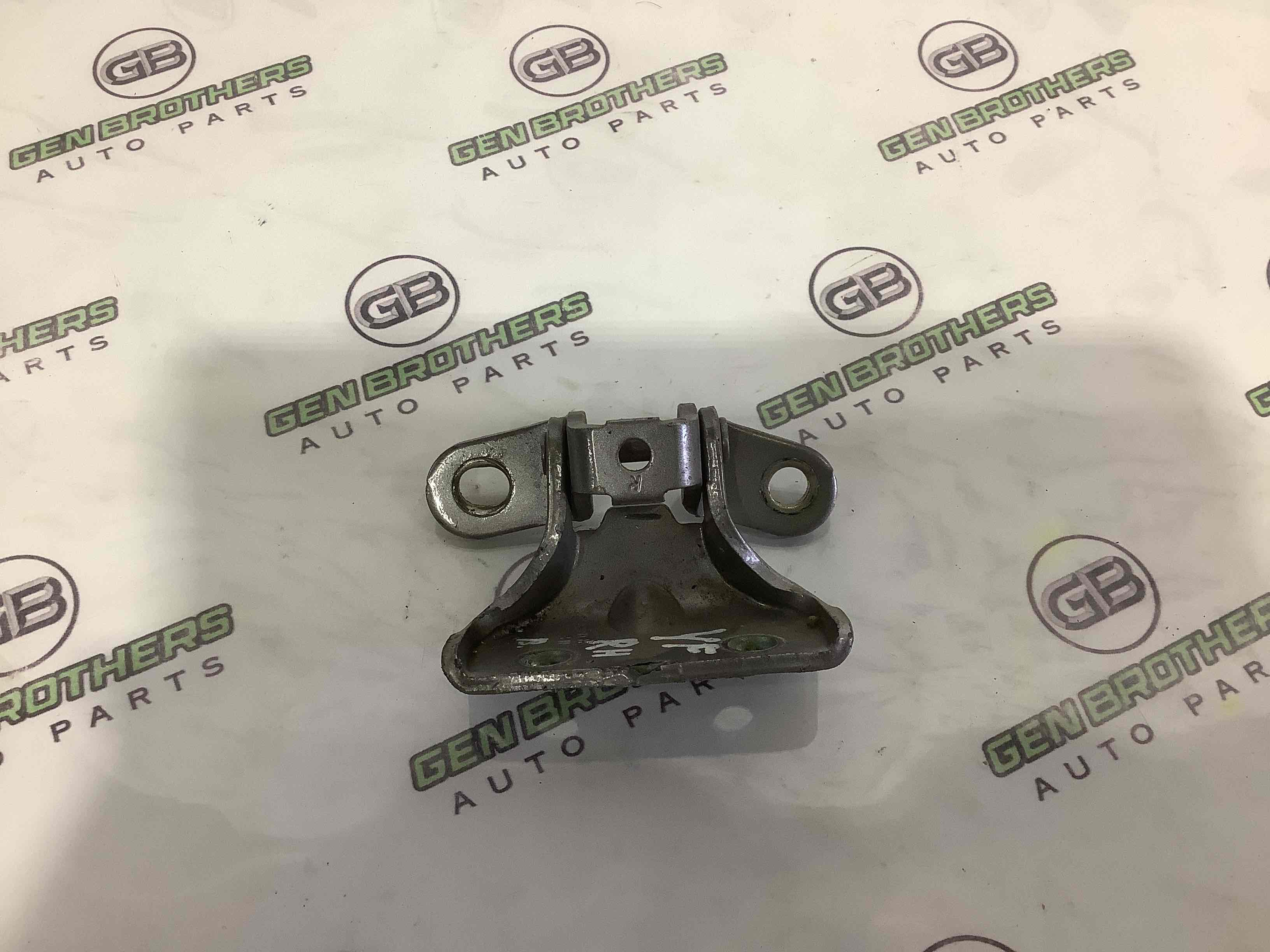 Петля двери, замок двери