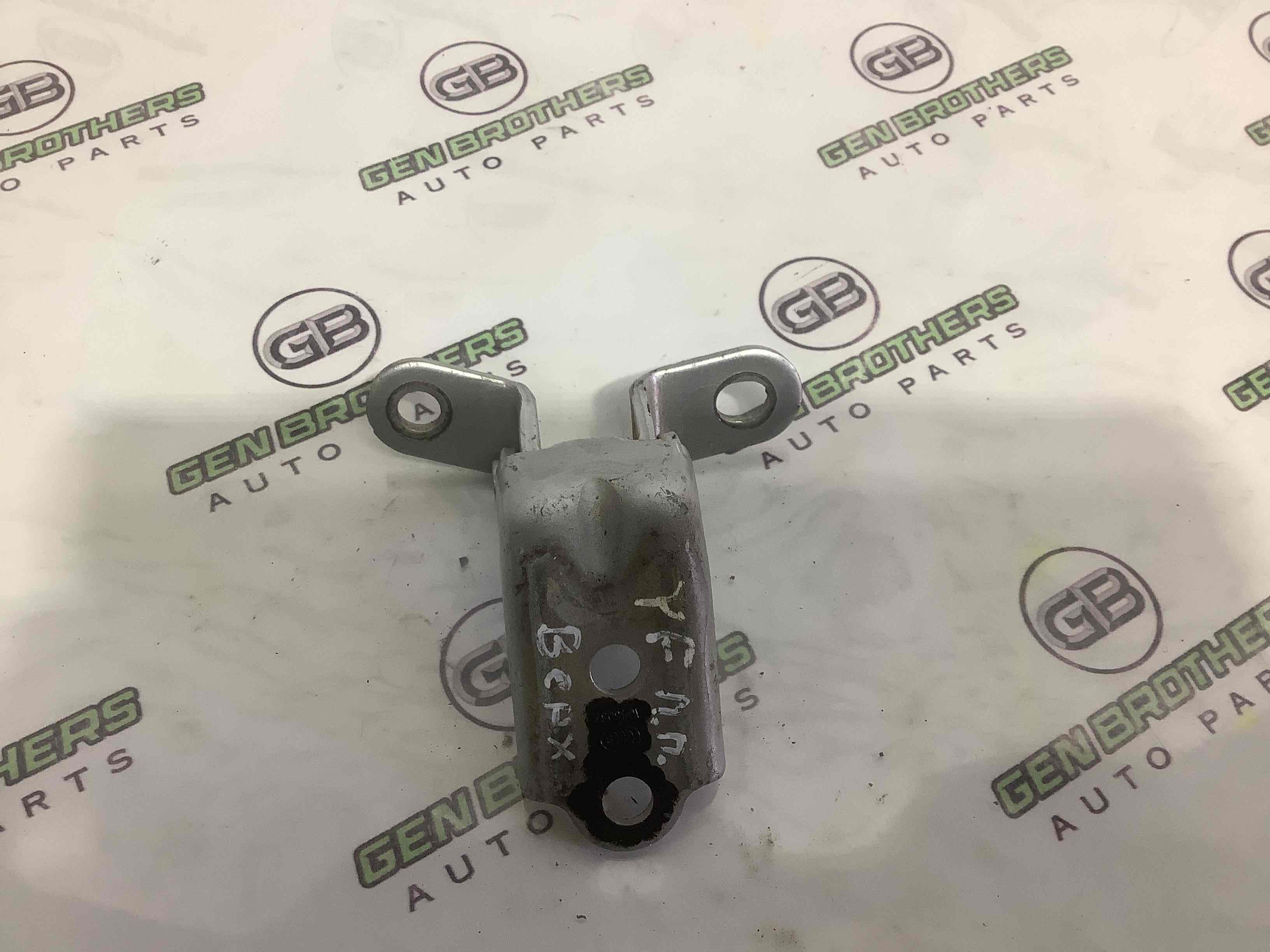 Петля двери, замок двери