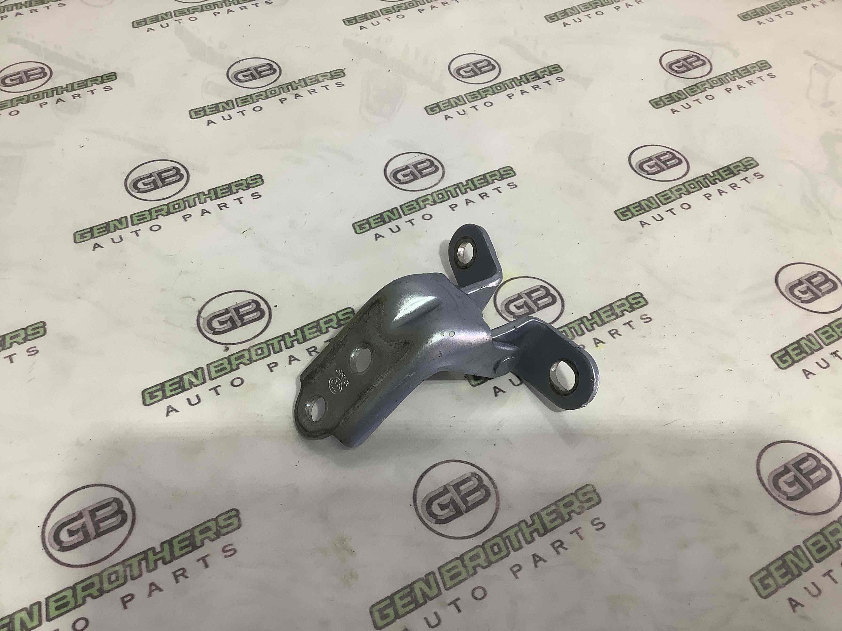 Петля двери, замок двери