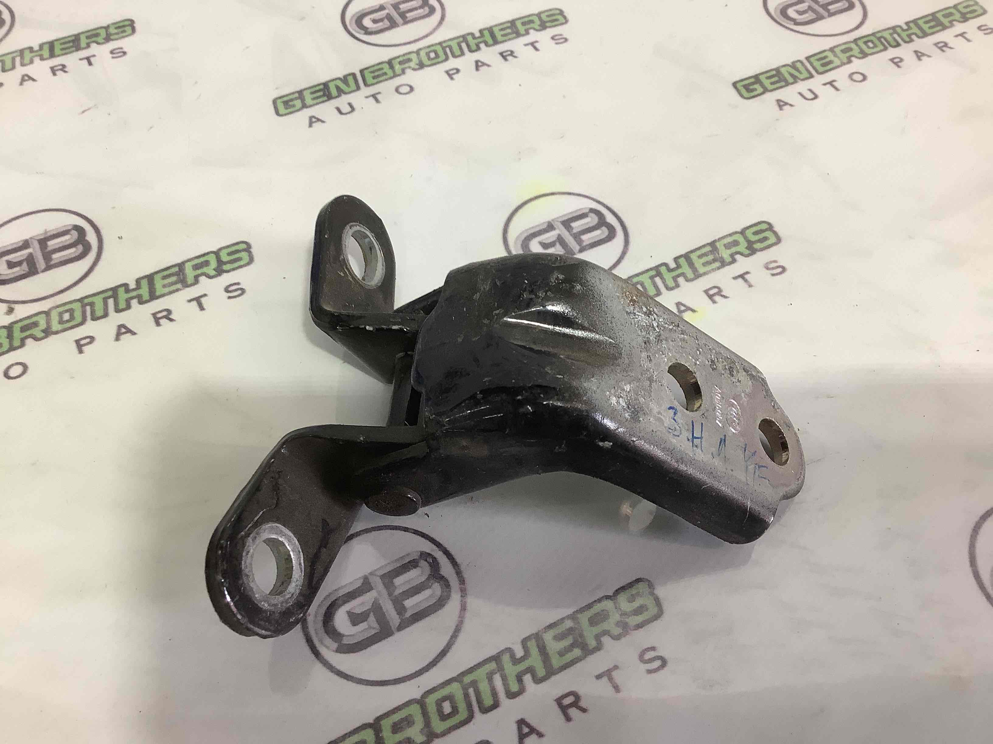 Петля двери, замок двери