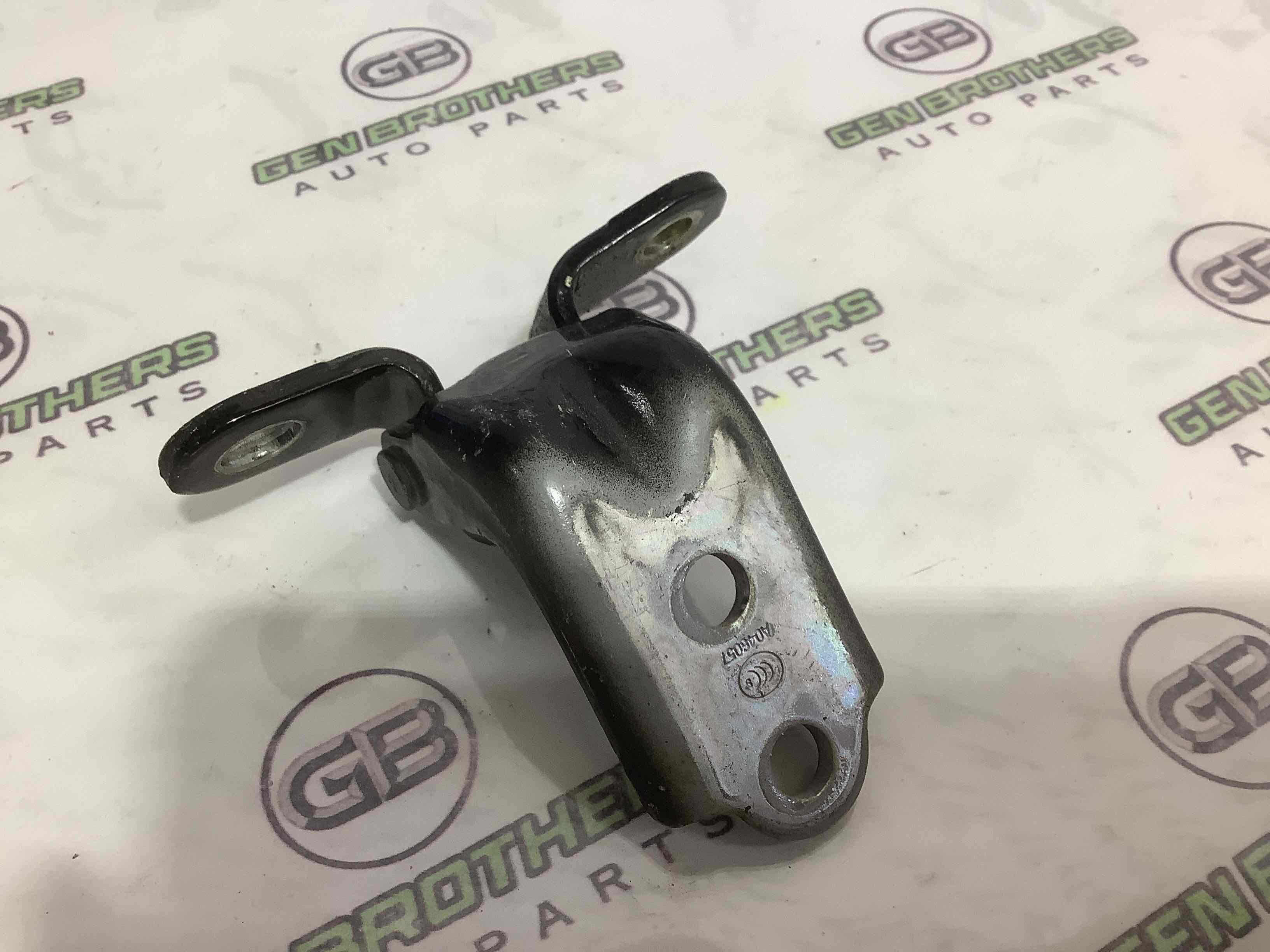 Петля двери, замок двери