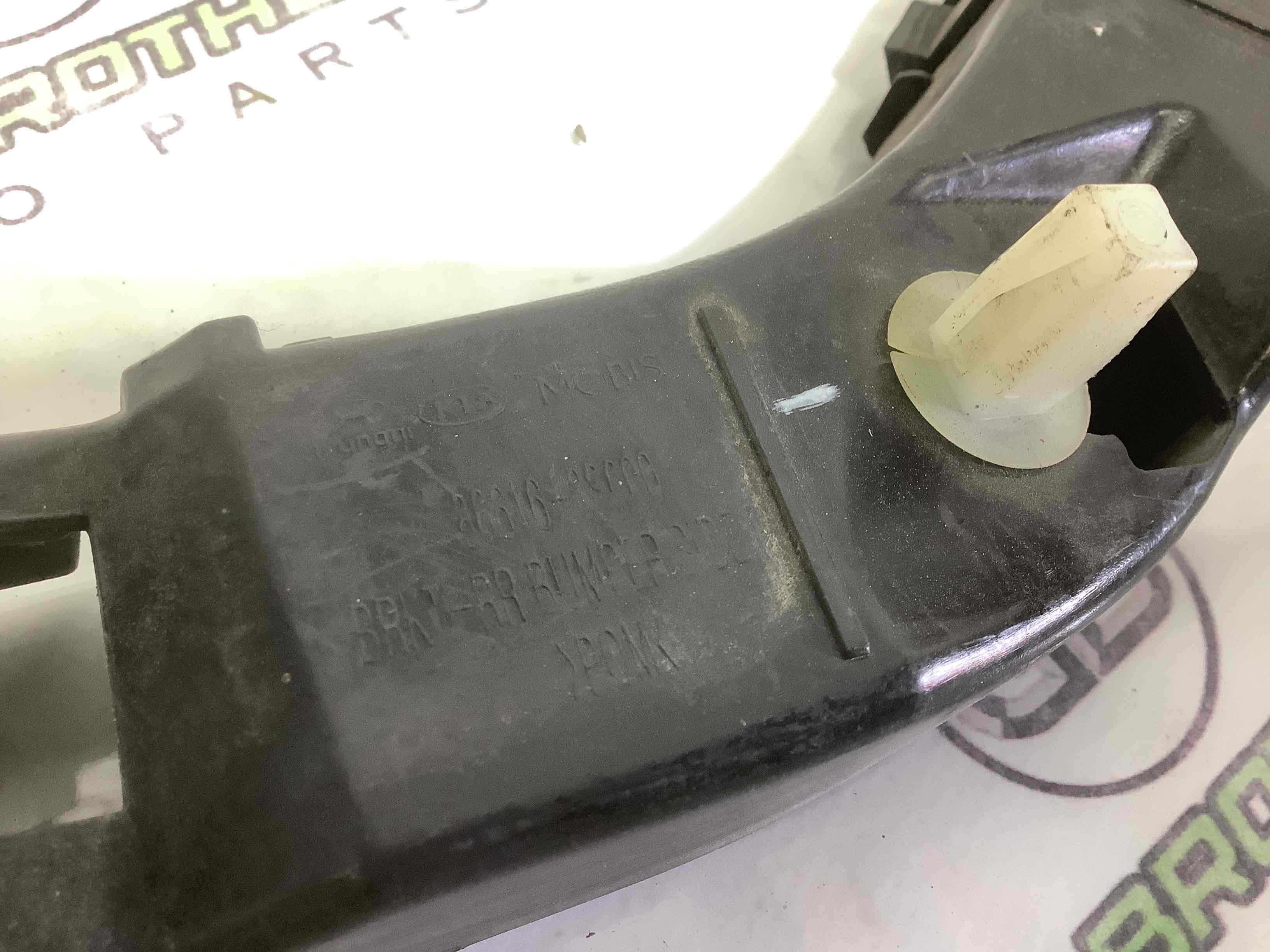 Крепление заднего бампера правое