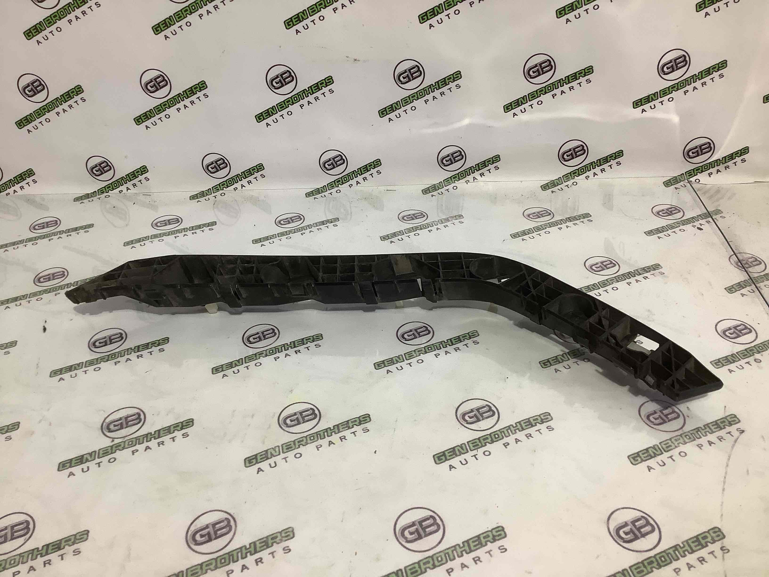 Крепление заднего бампера правое