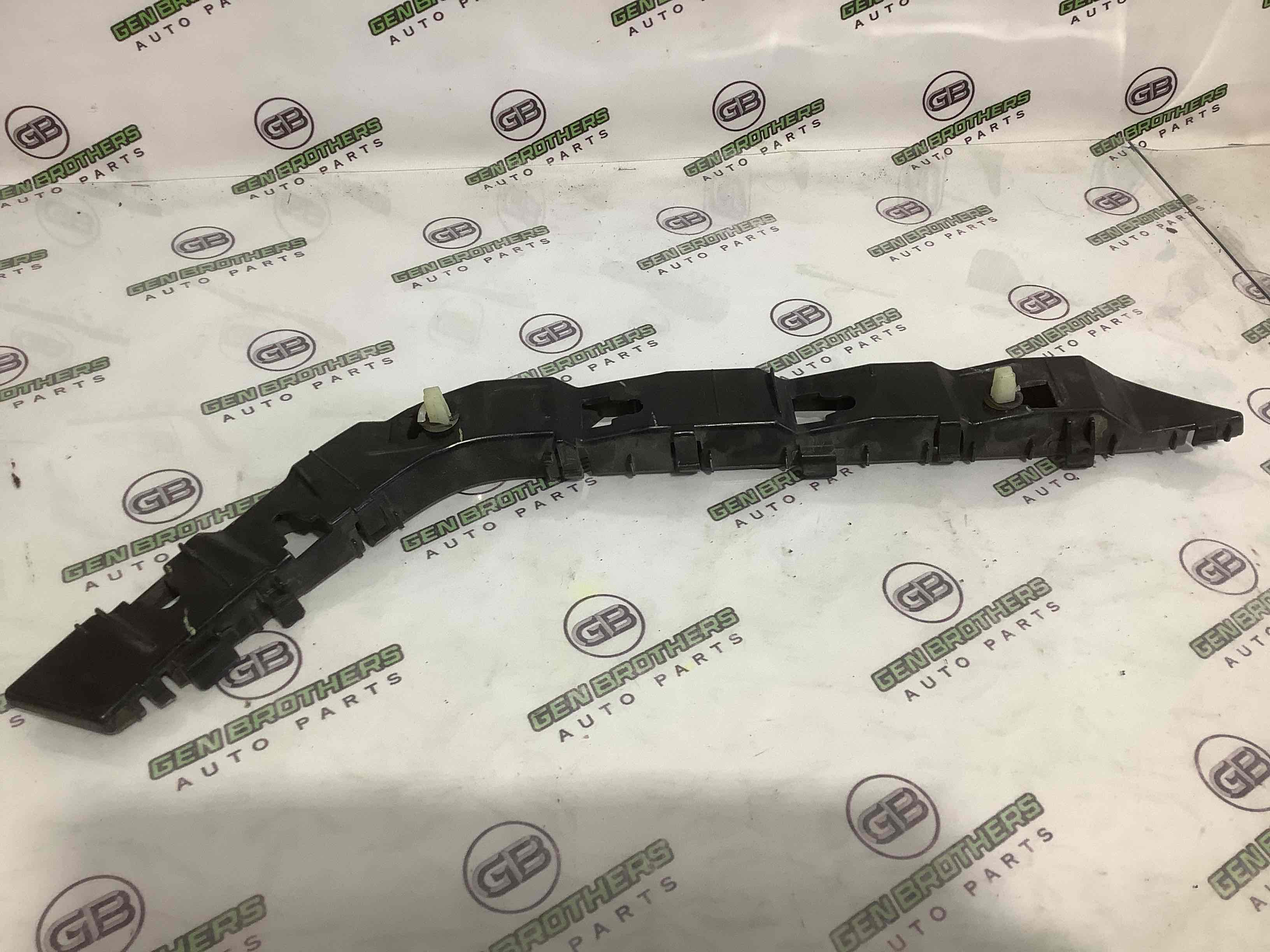 Крепление заднего бампера правое