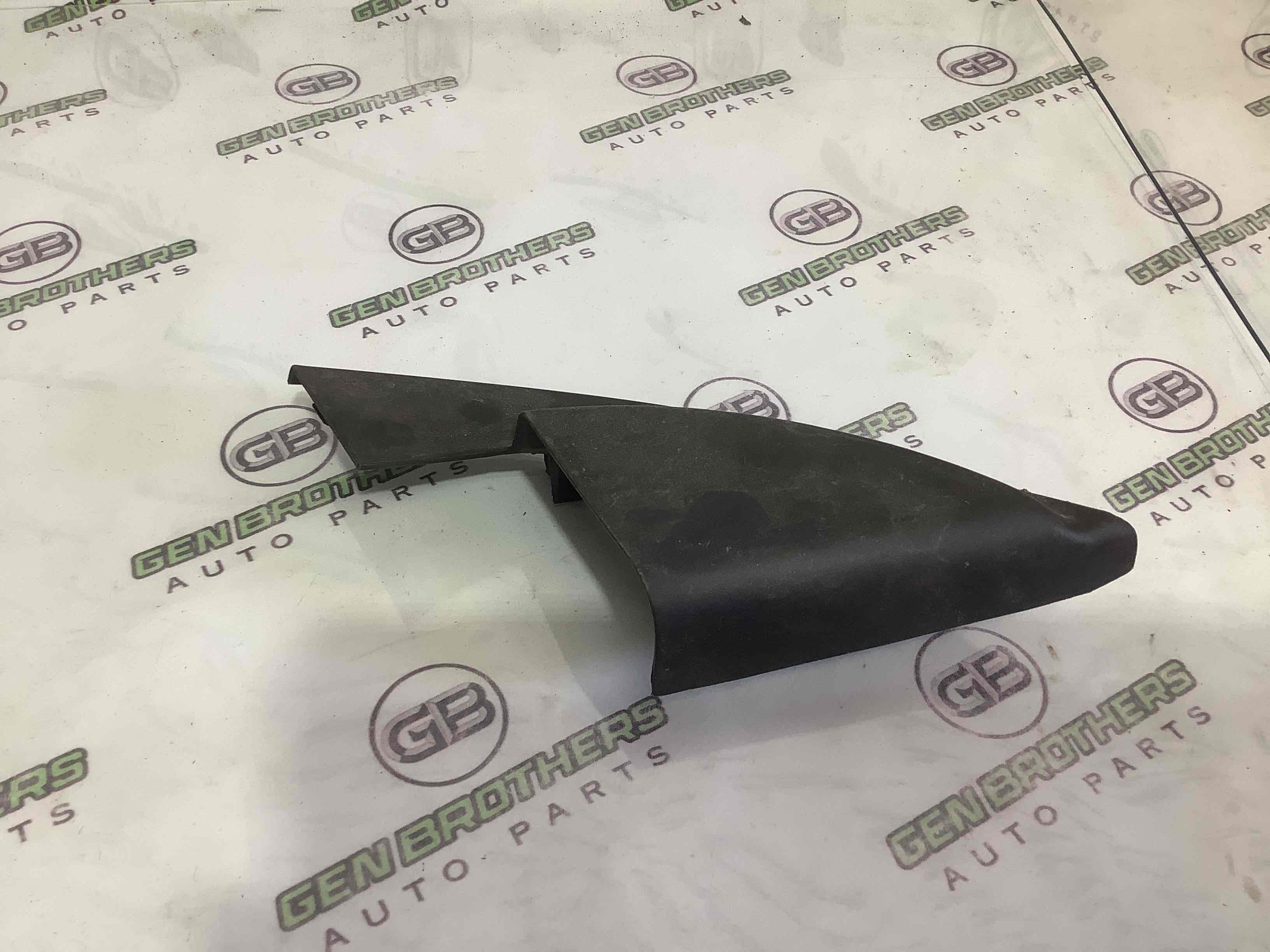 Корпус, накладка, крепление правого зеркала