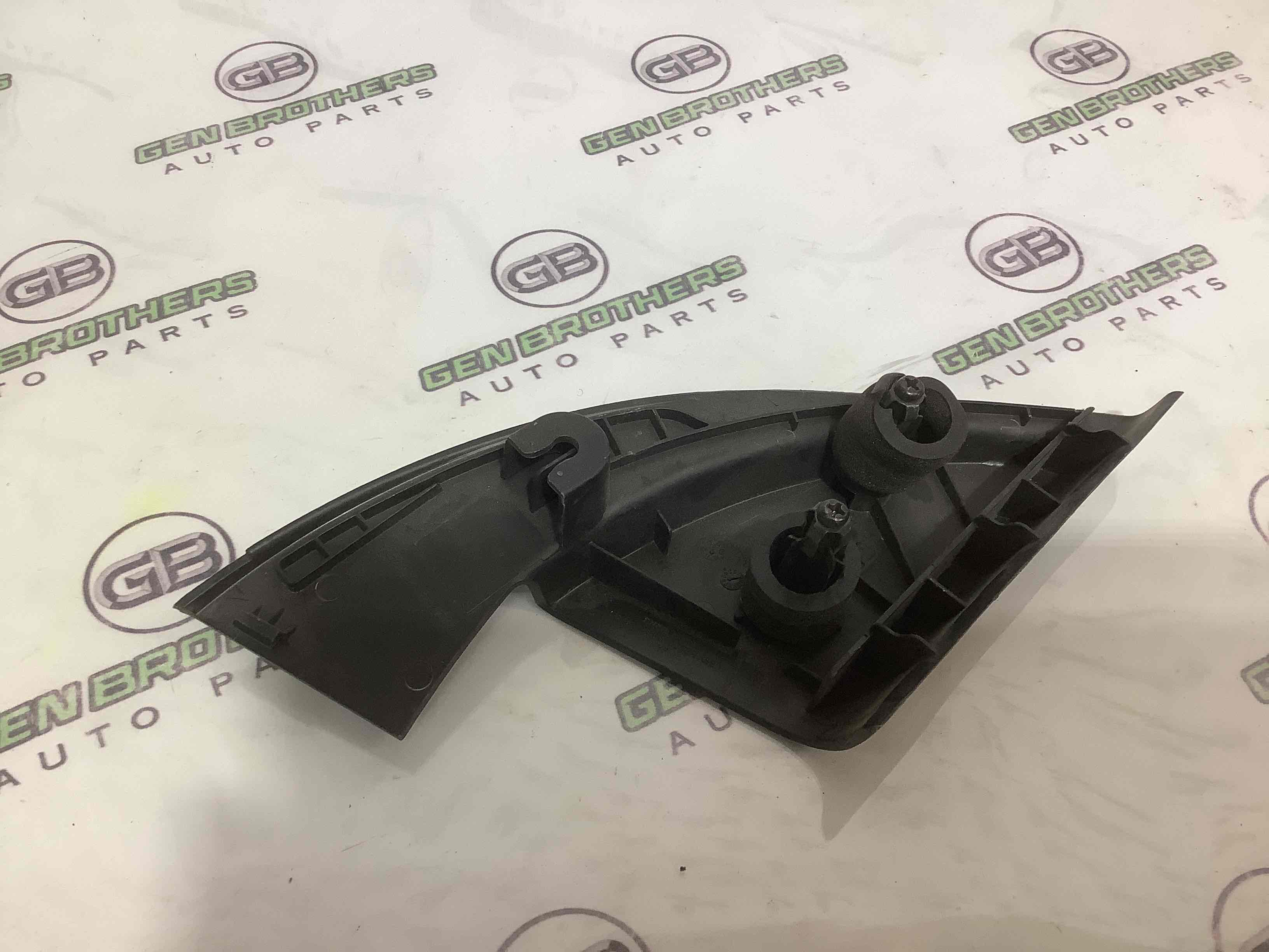 Корпус, накладка, крепление левого зеркала