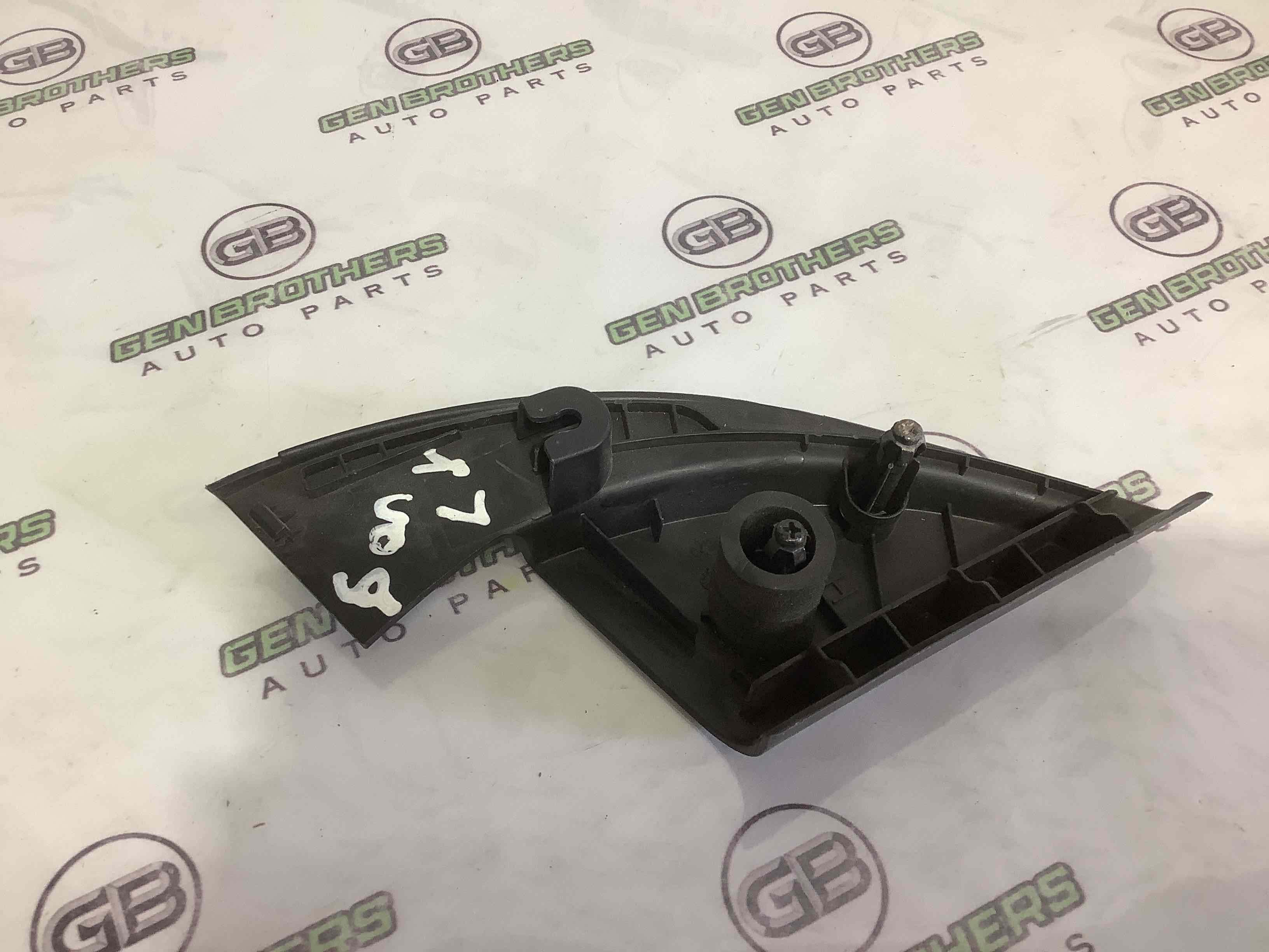 Корпус, накладка, крепление левого зеркала