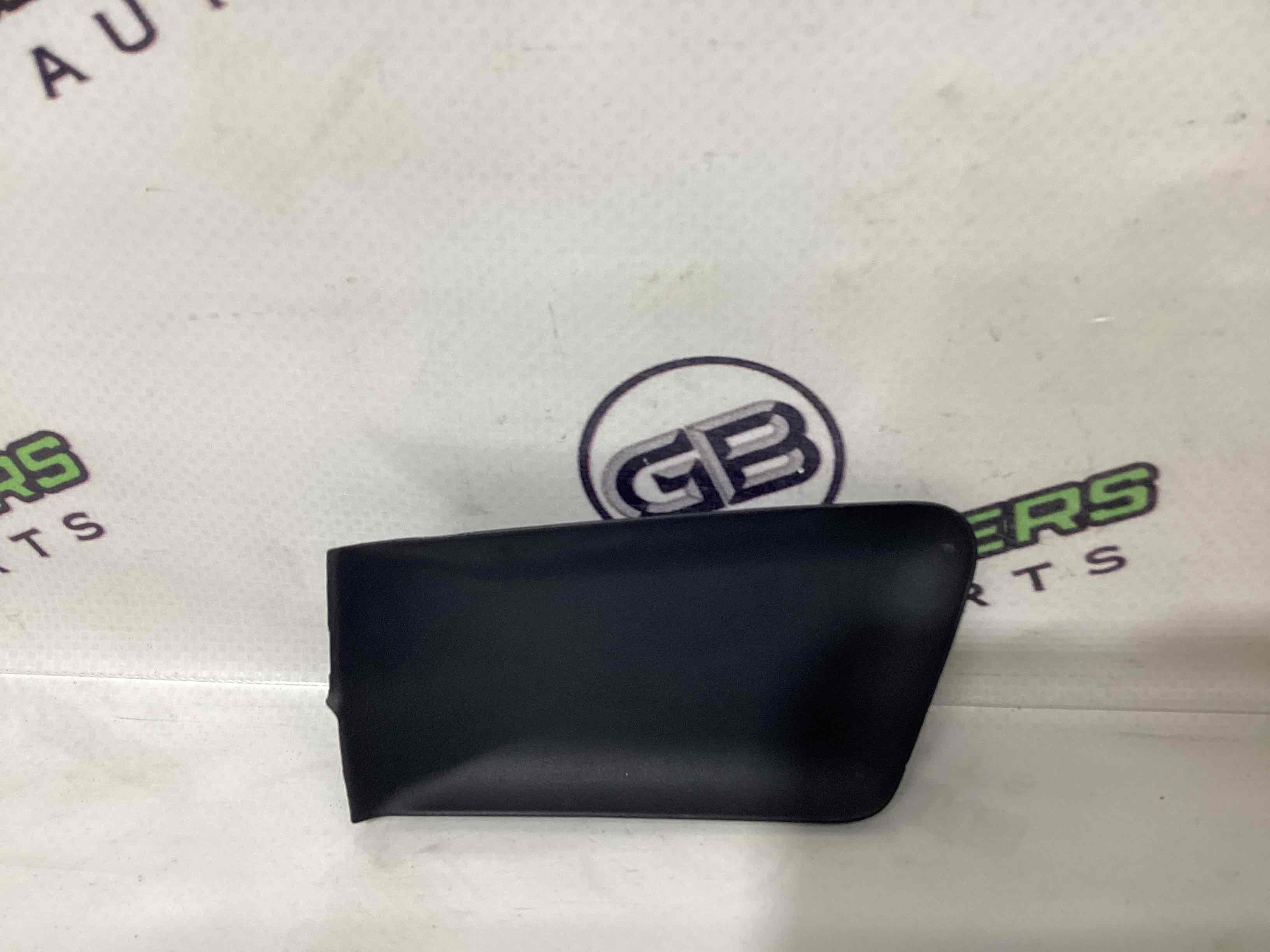 Обшивка дверей и карт