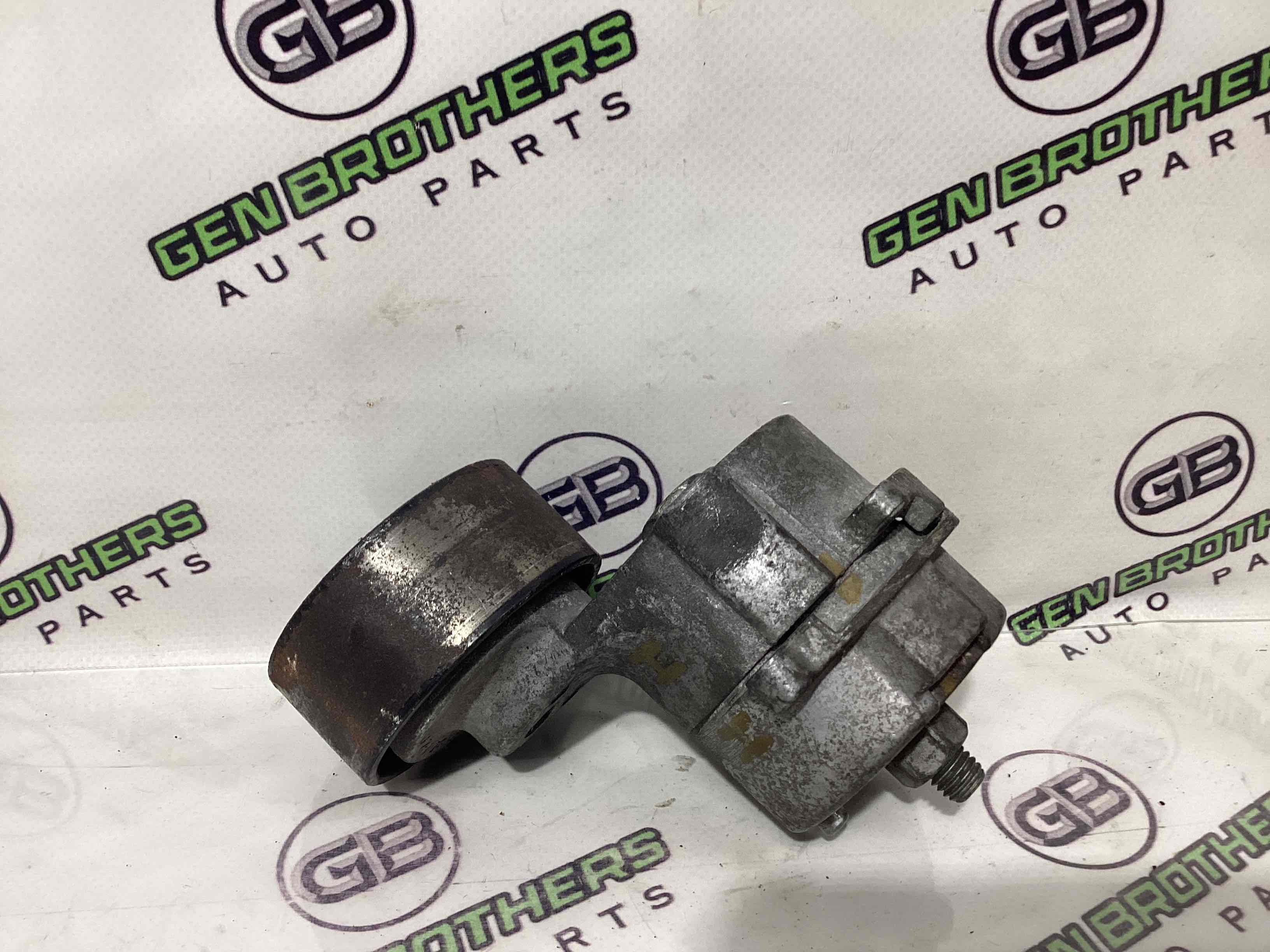 Механизм натяжения ремня, цепи, ролика