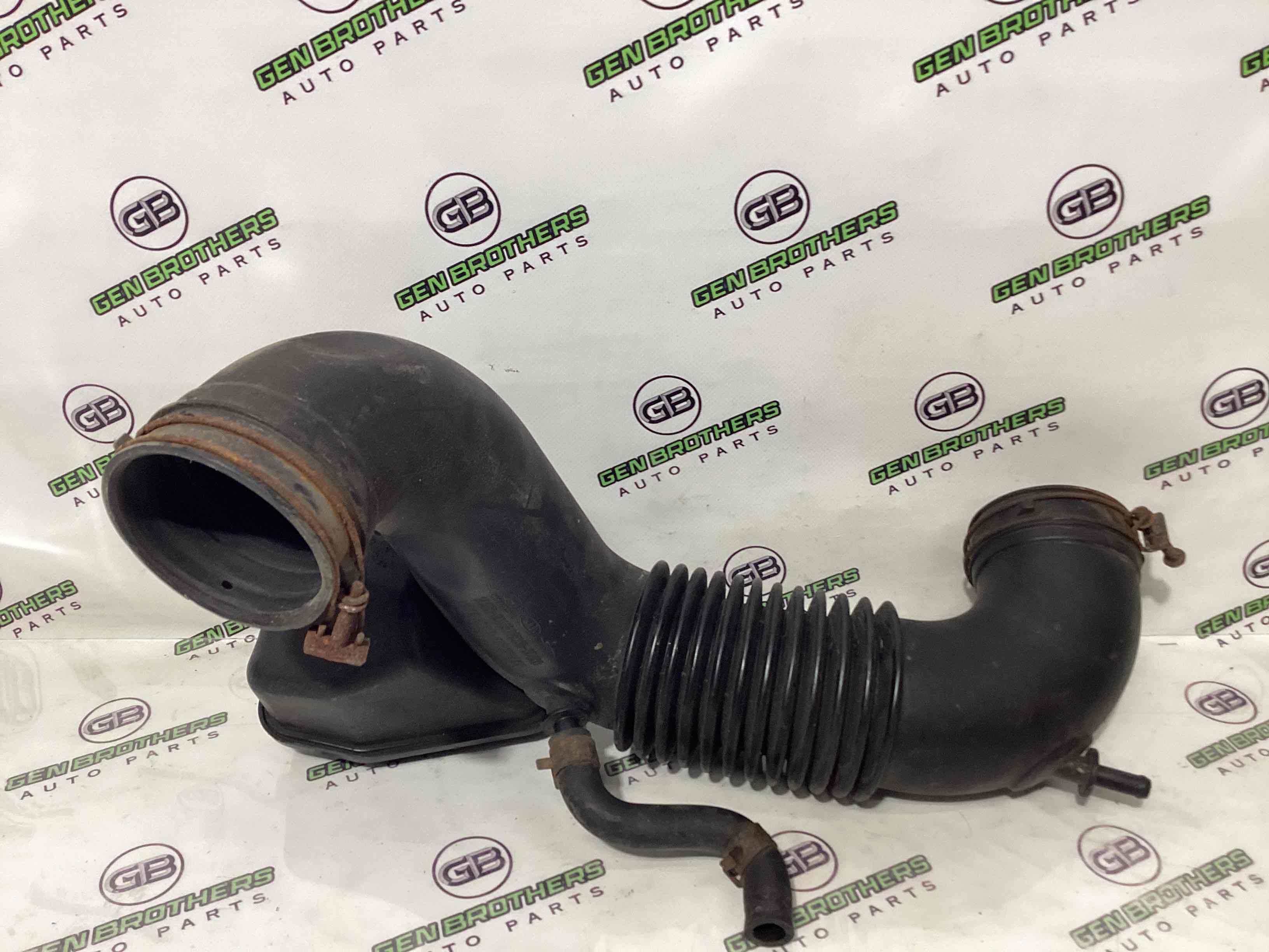 Патрубок воздушного фильтра