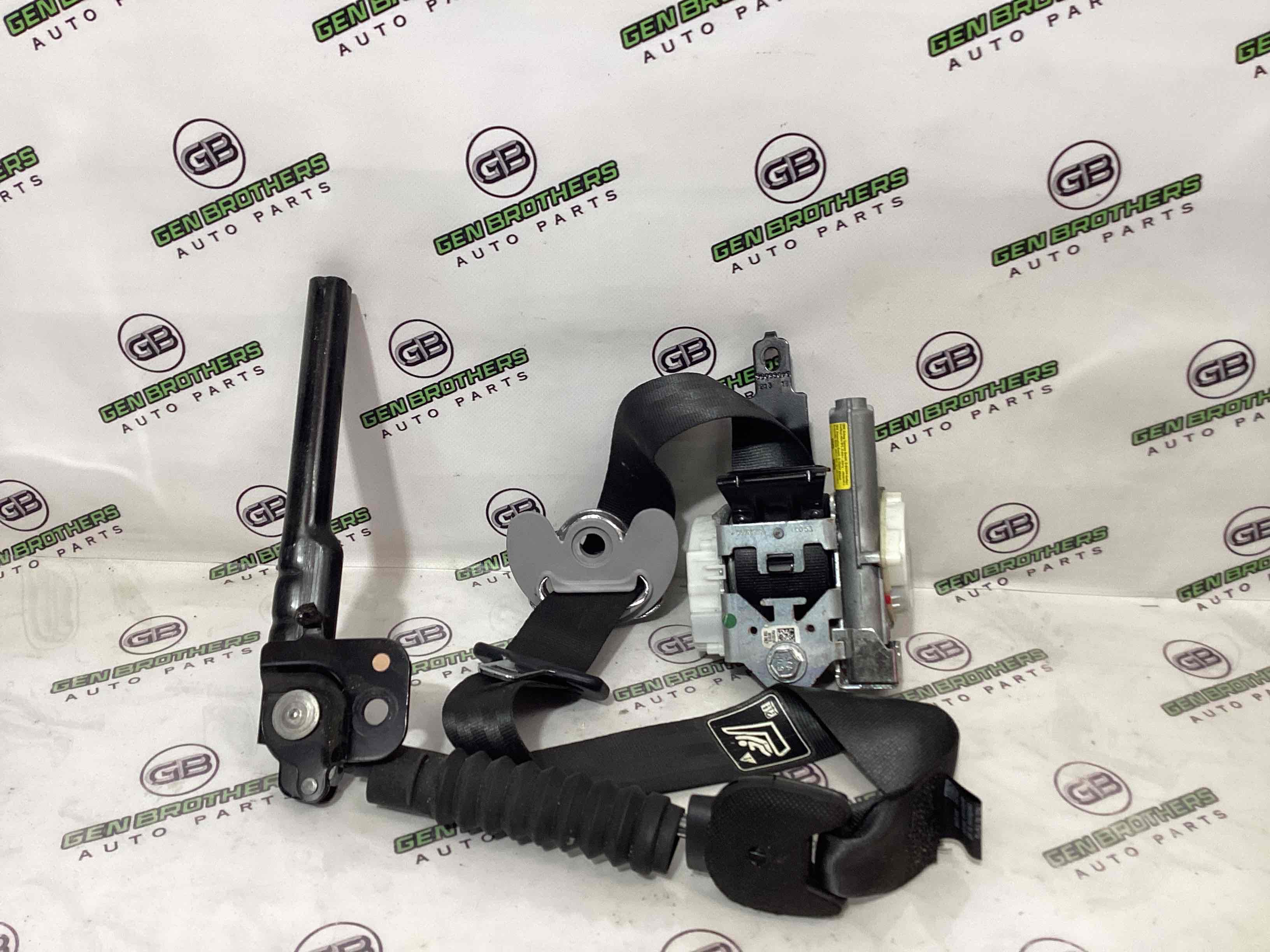 Ремень безопасности