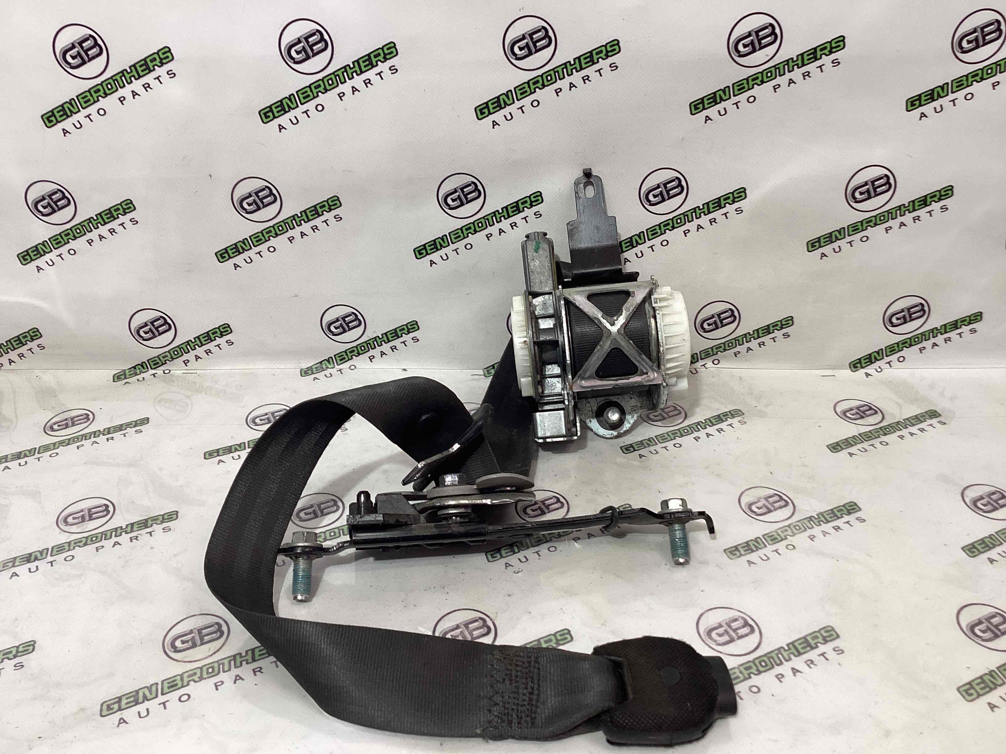 Ремень безопасности