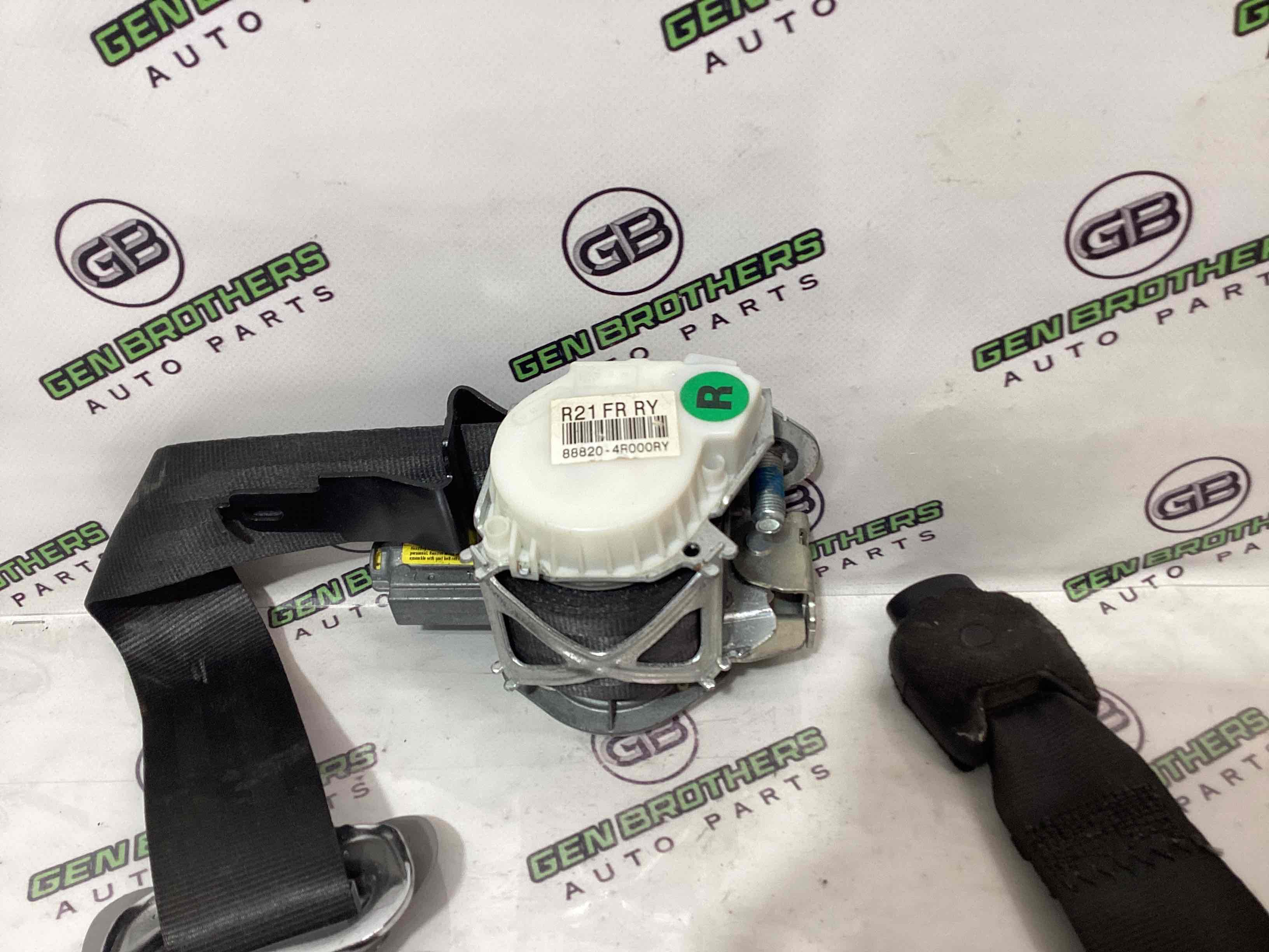 Ремень безопасности