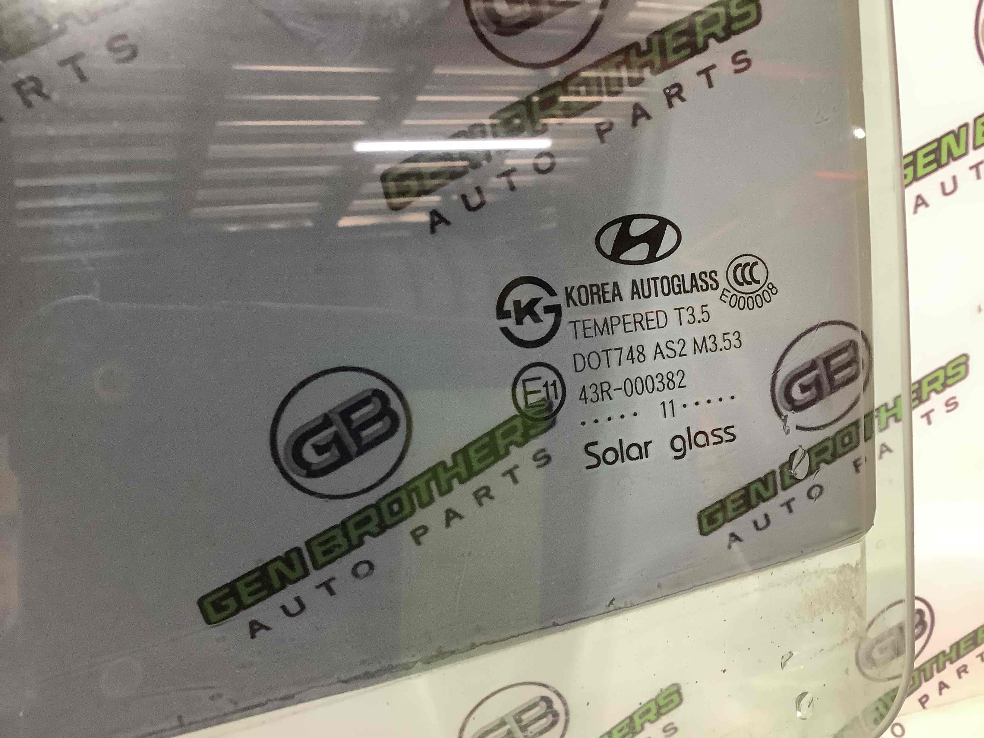 Стекло заднее левое