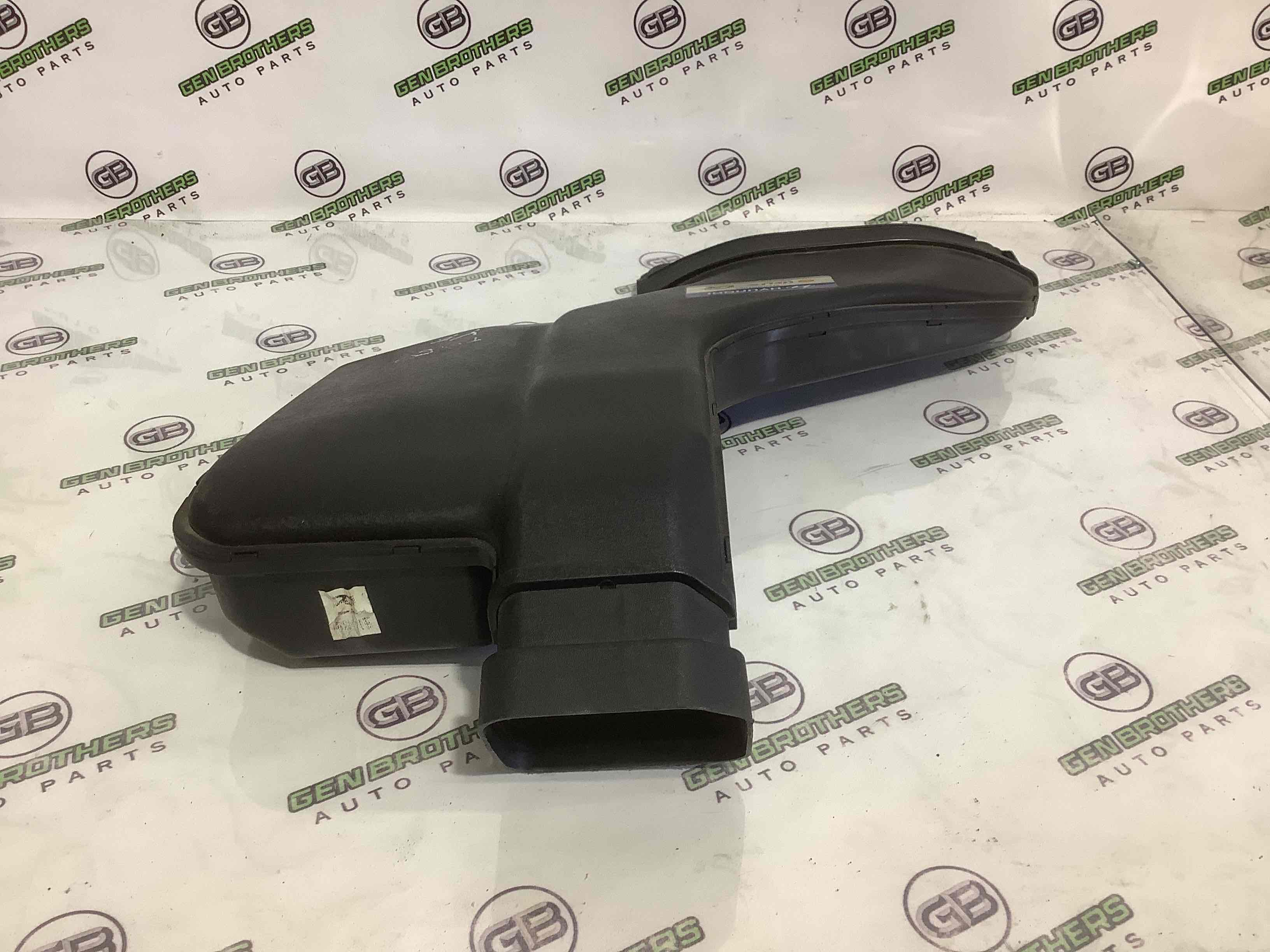 Патрубок воздушного фильтра