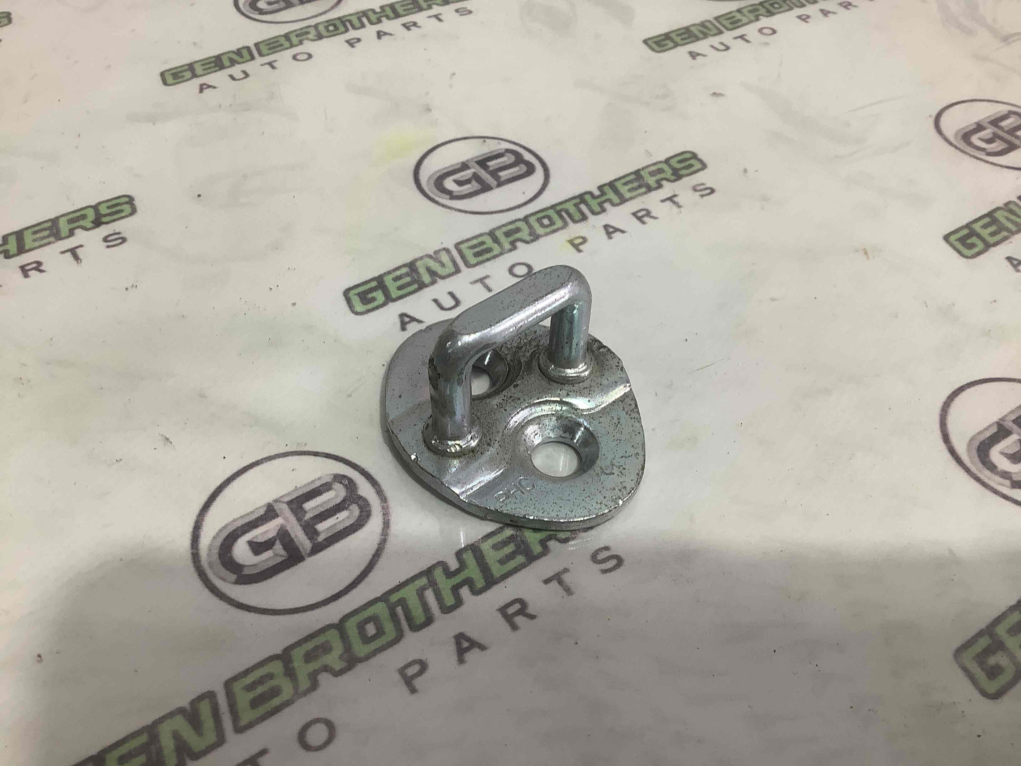 Замок двери задней правой