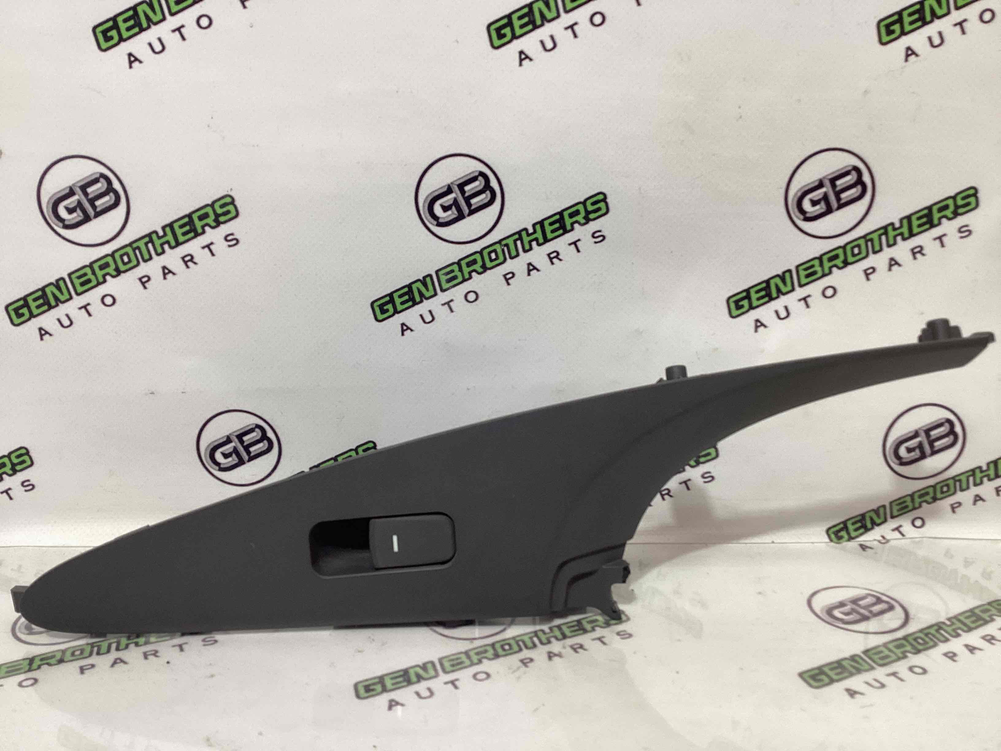 Кнопки управления стеклоподъемниками