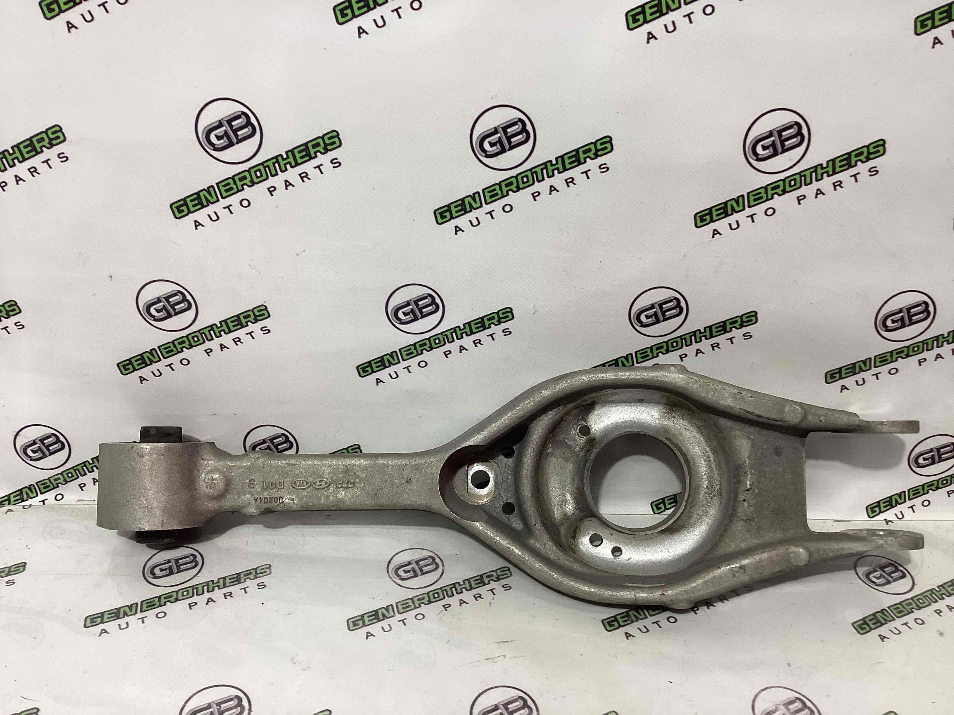 Рычаг задний левый