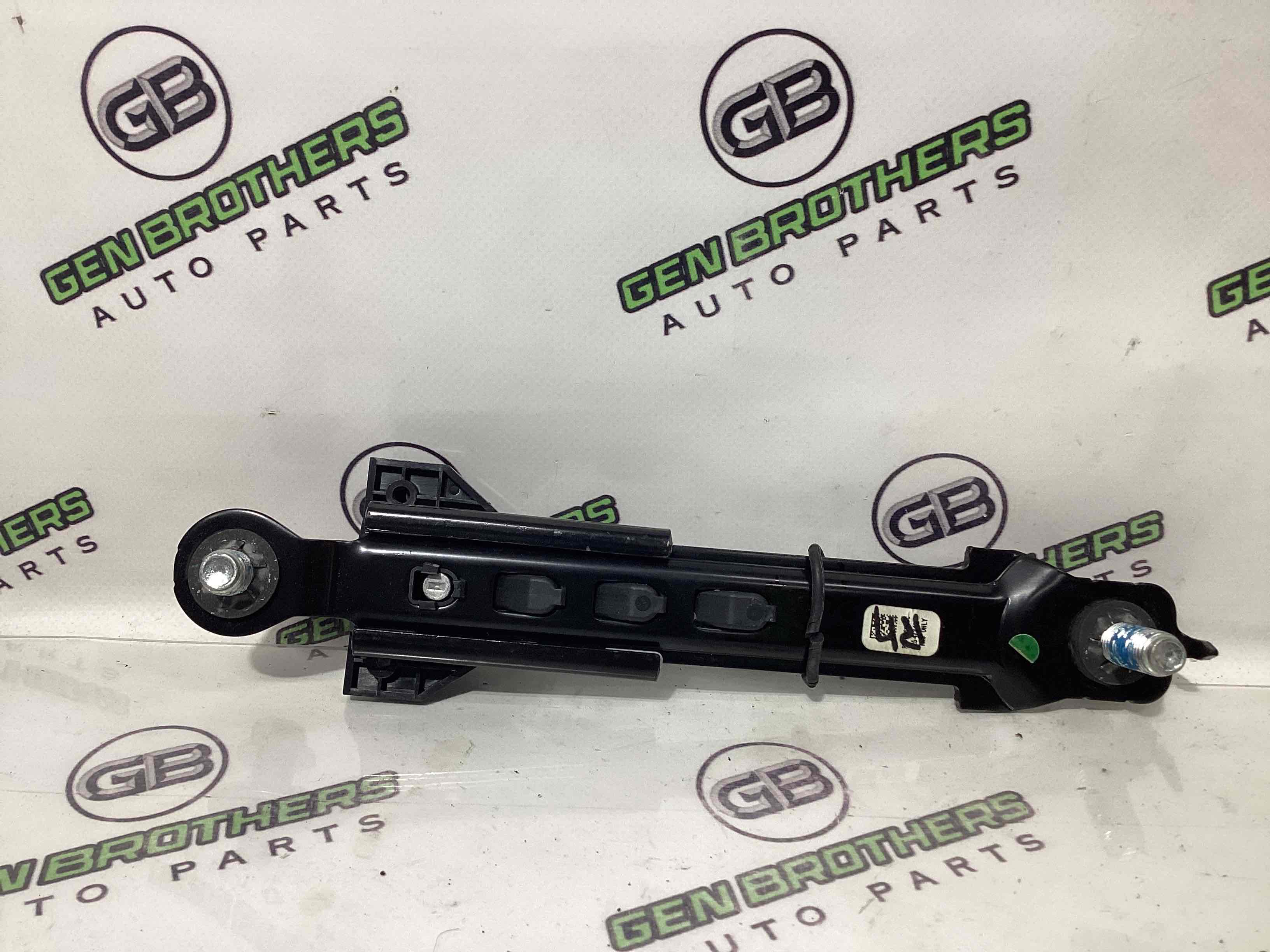 Регулятор высоты ремня безопасности