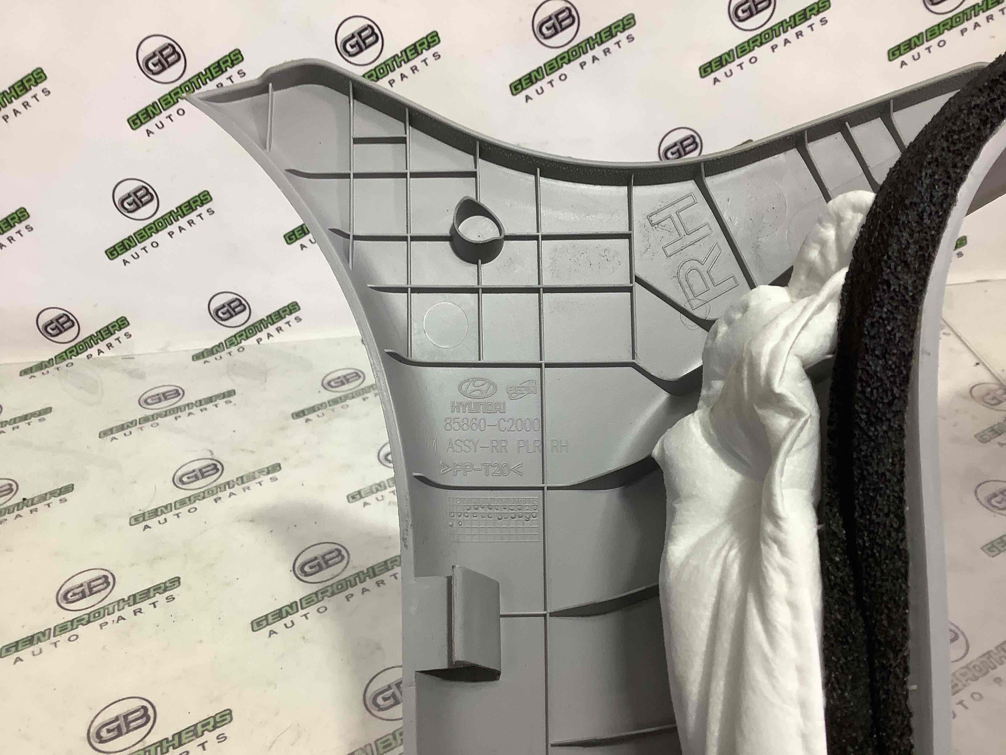 Обшивка задньої стійки права