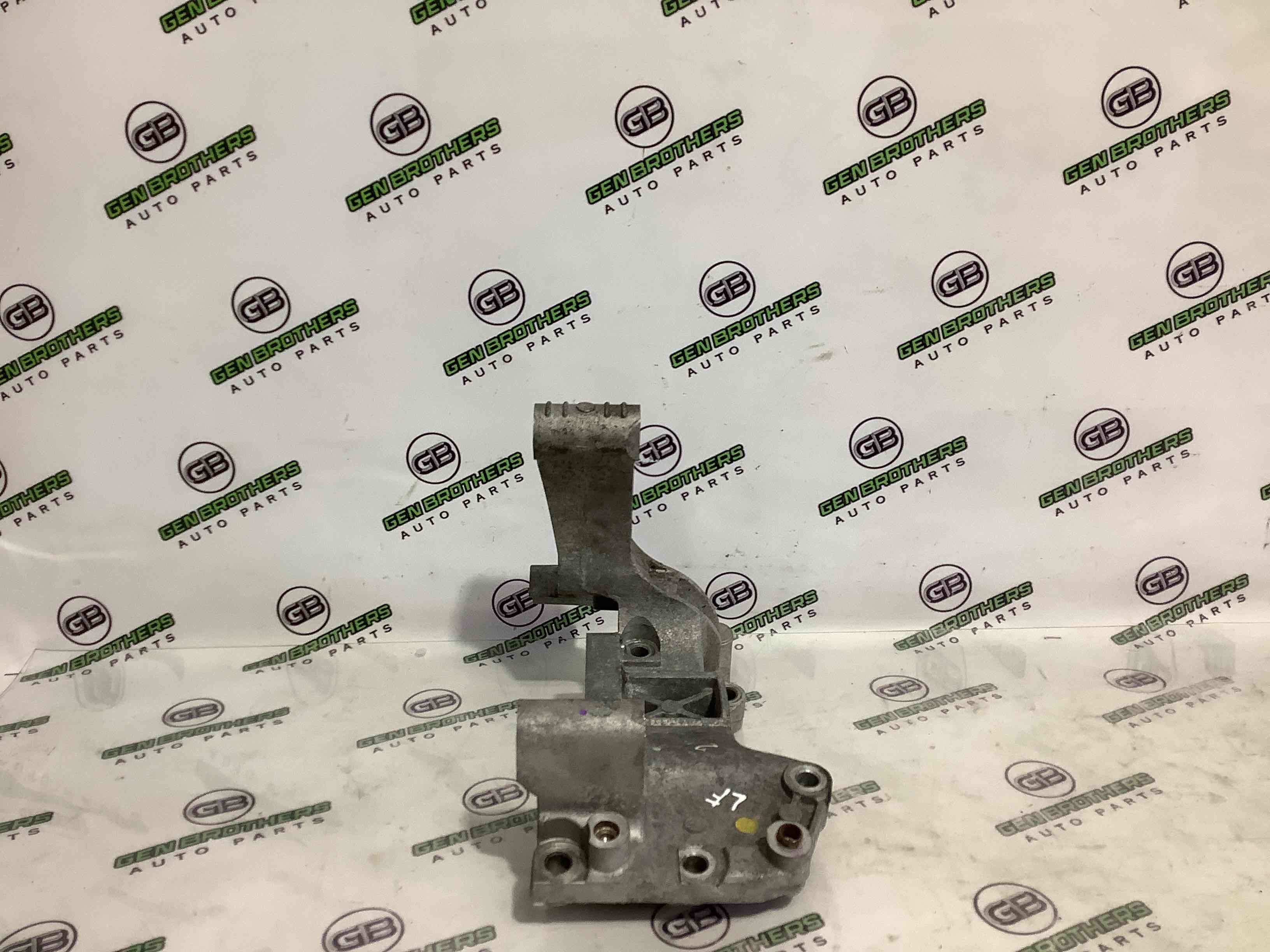 Генератор, кронштейн генератора