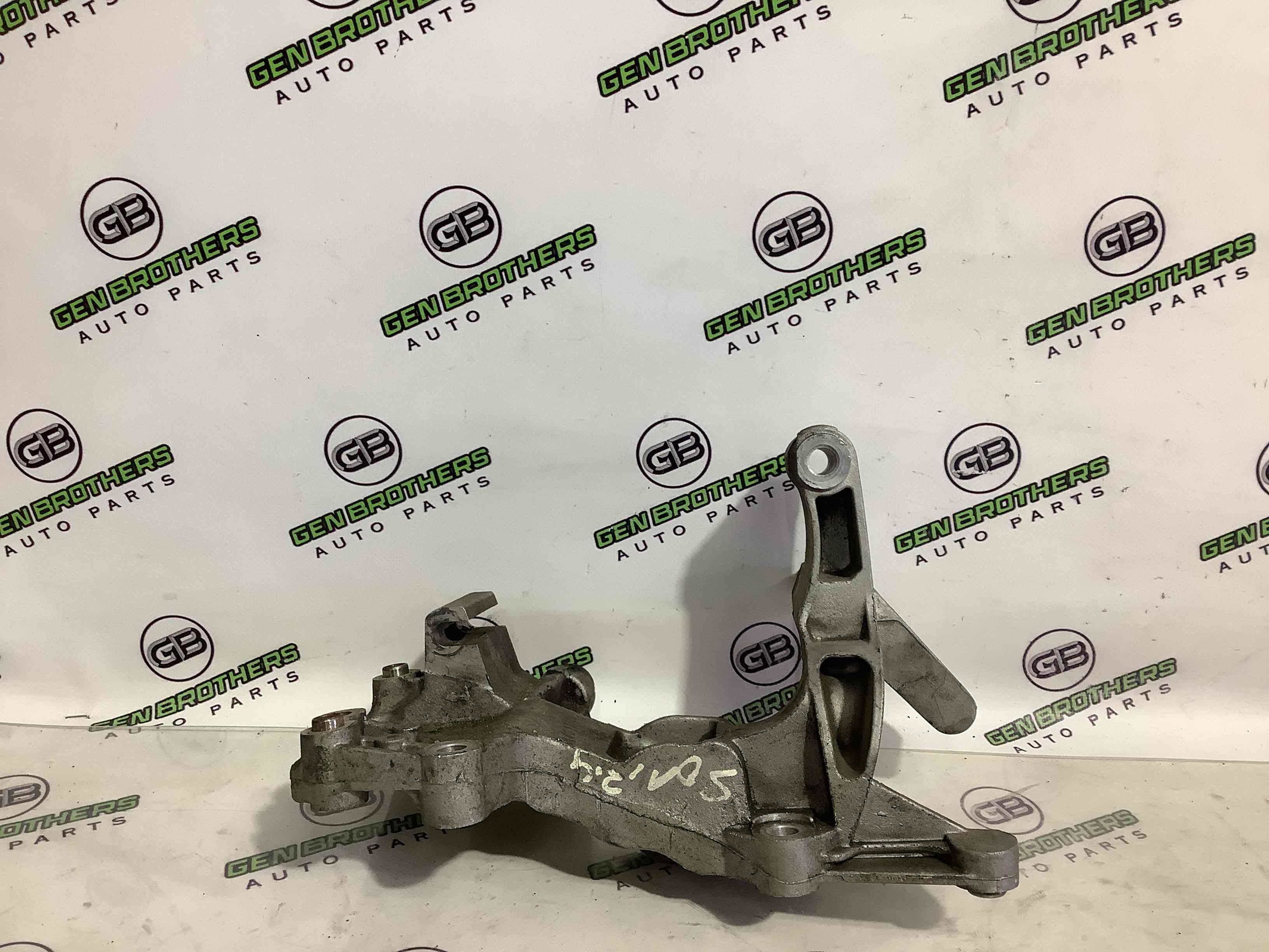 Генератор, кронштейн генератора