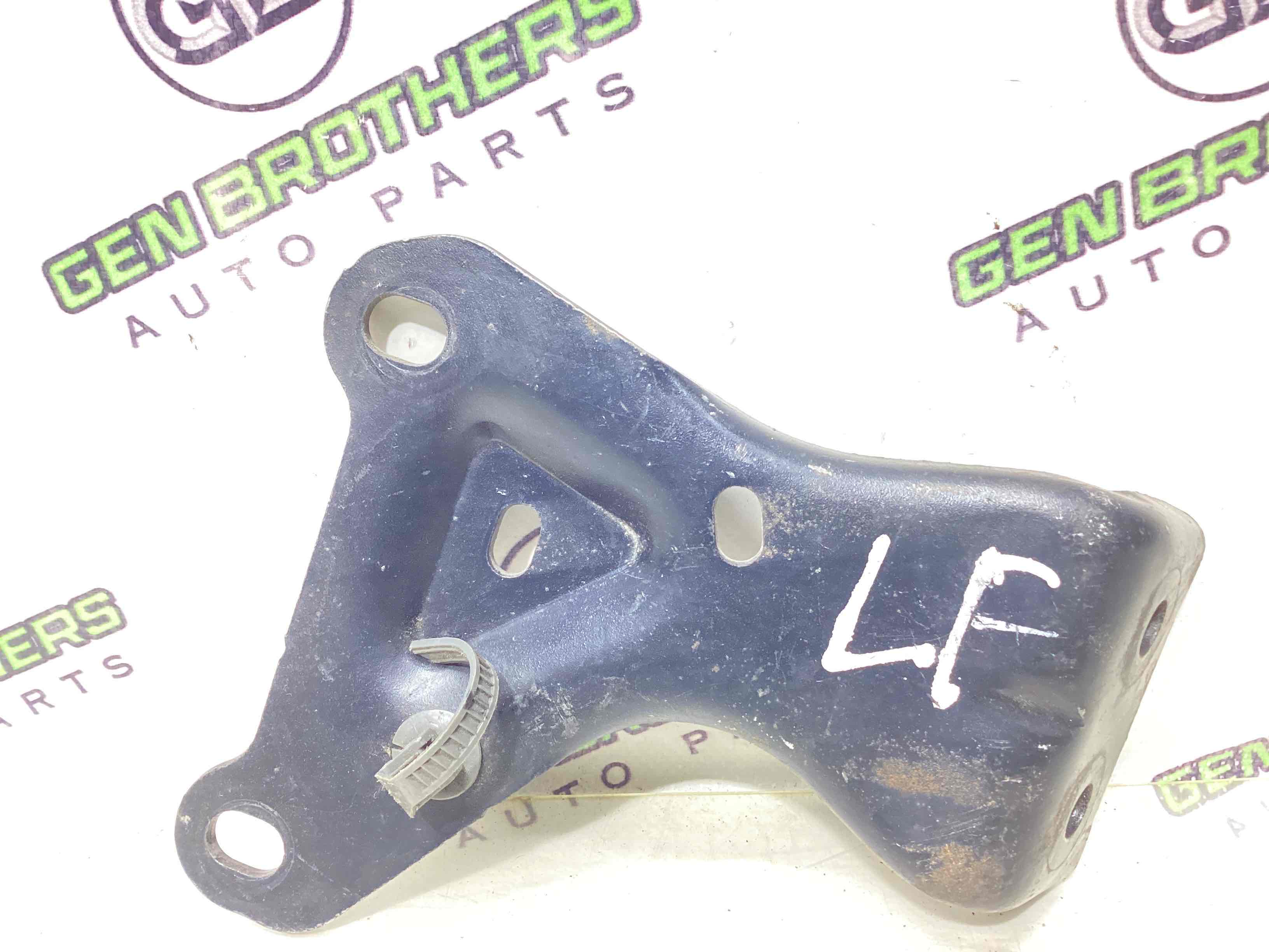 Кріплення, кронштейн