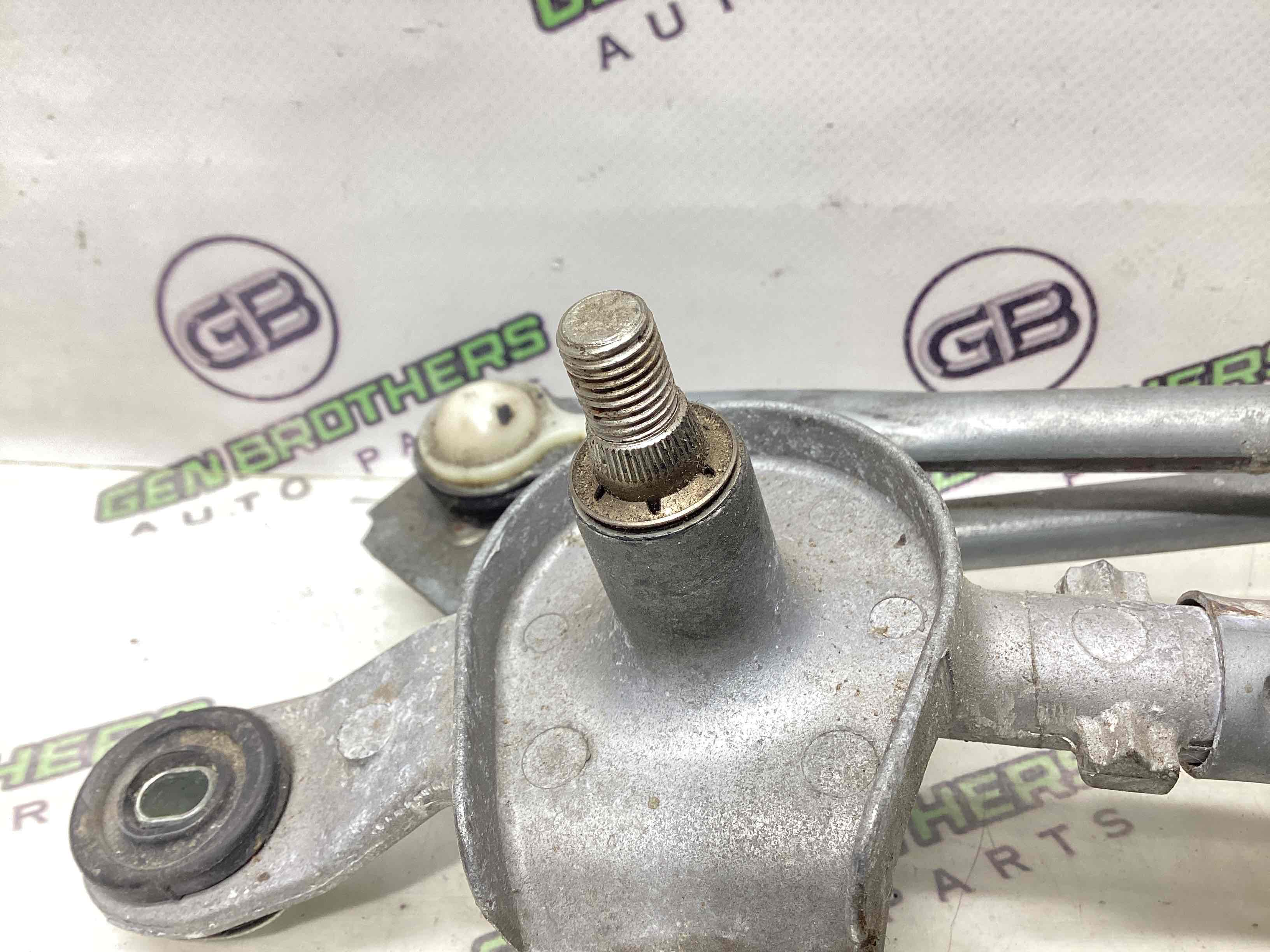 Механізм склоочисника, трапеція двірників