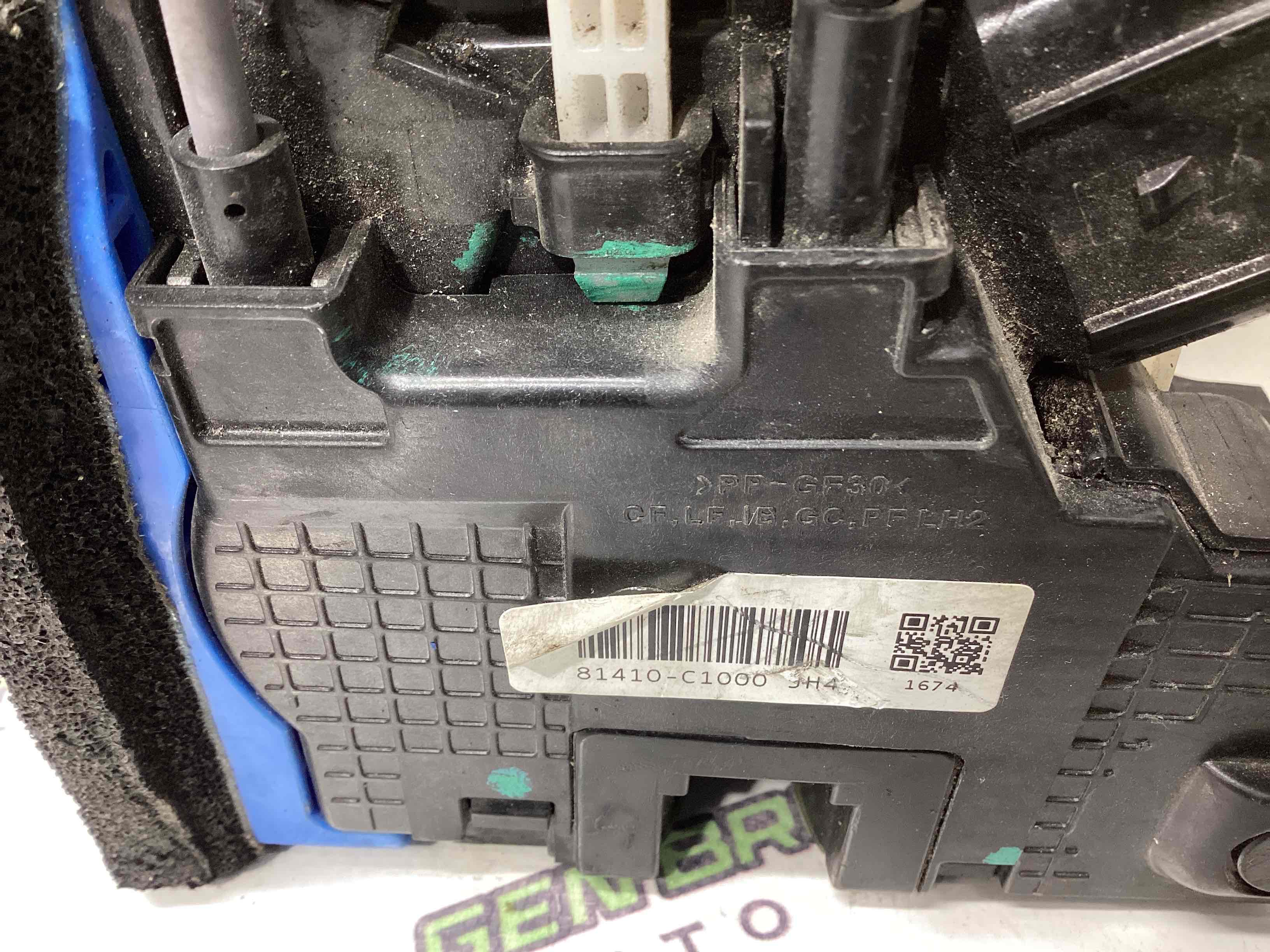 Замок дверей задньої лівої