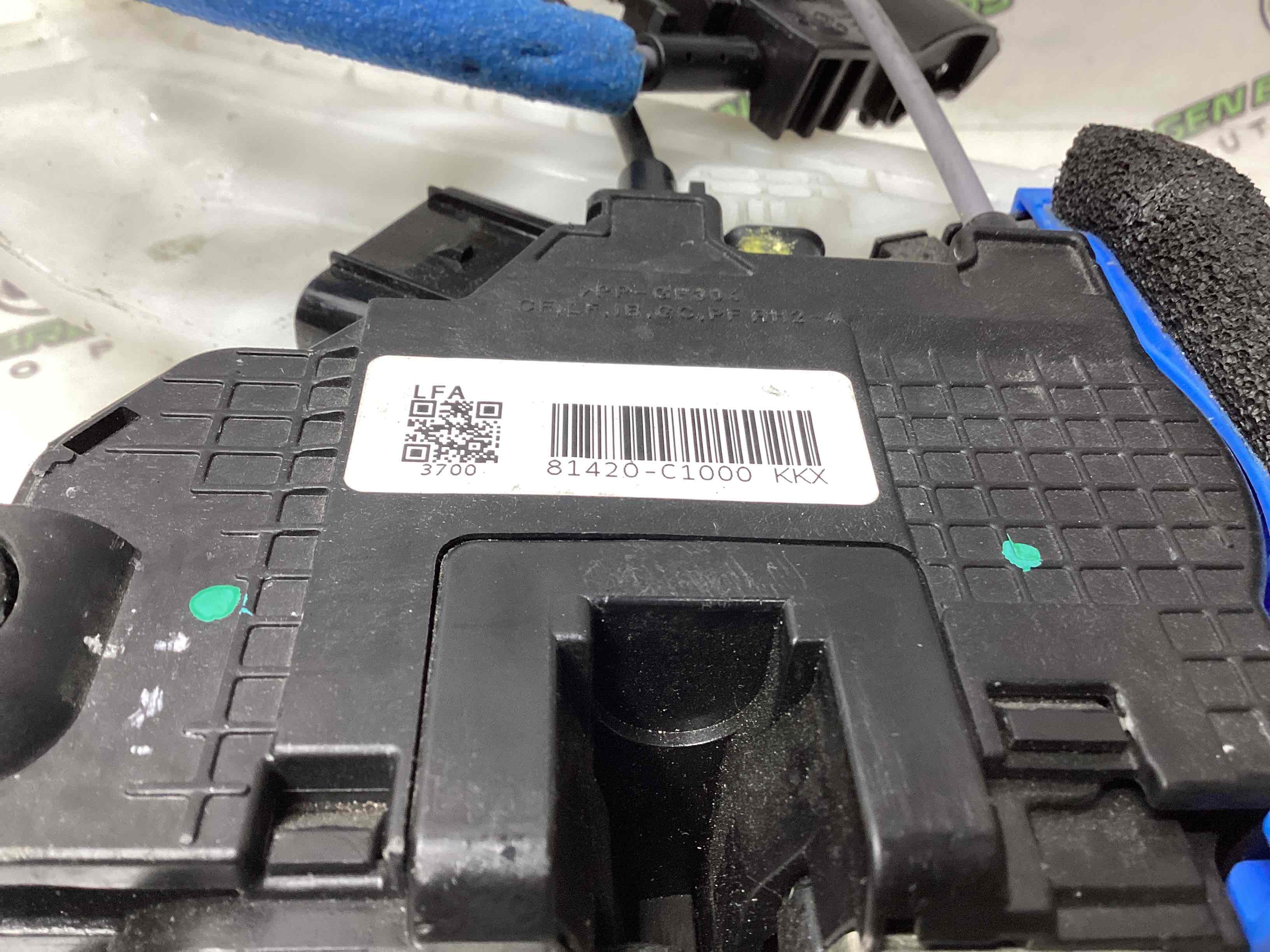 Замок дверей задньої правої