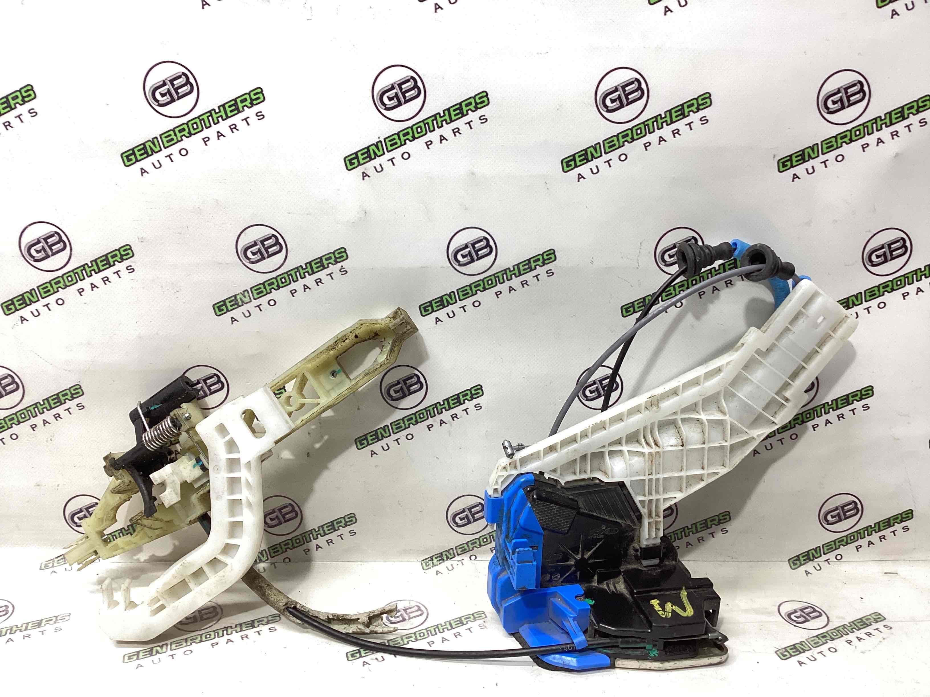 Замок дверей задньої правої