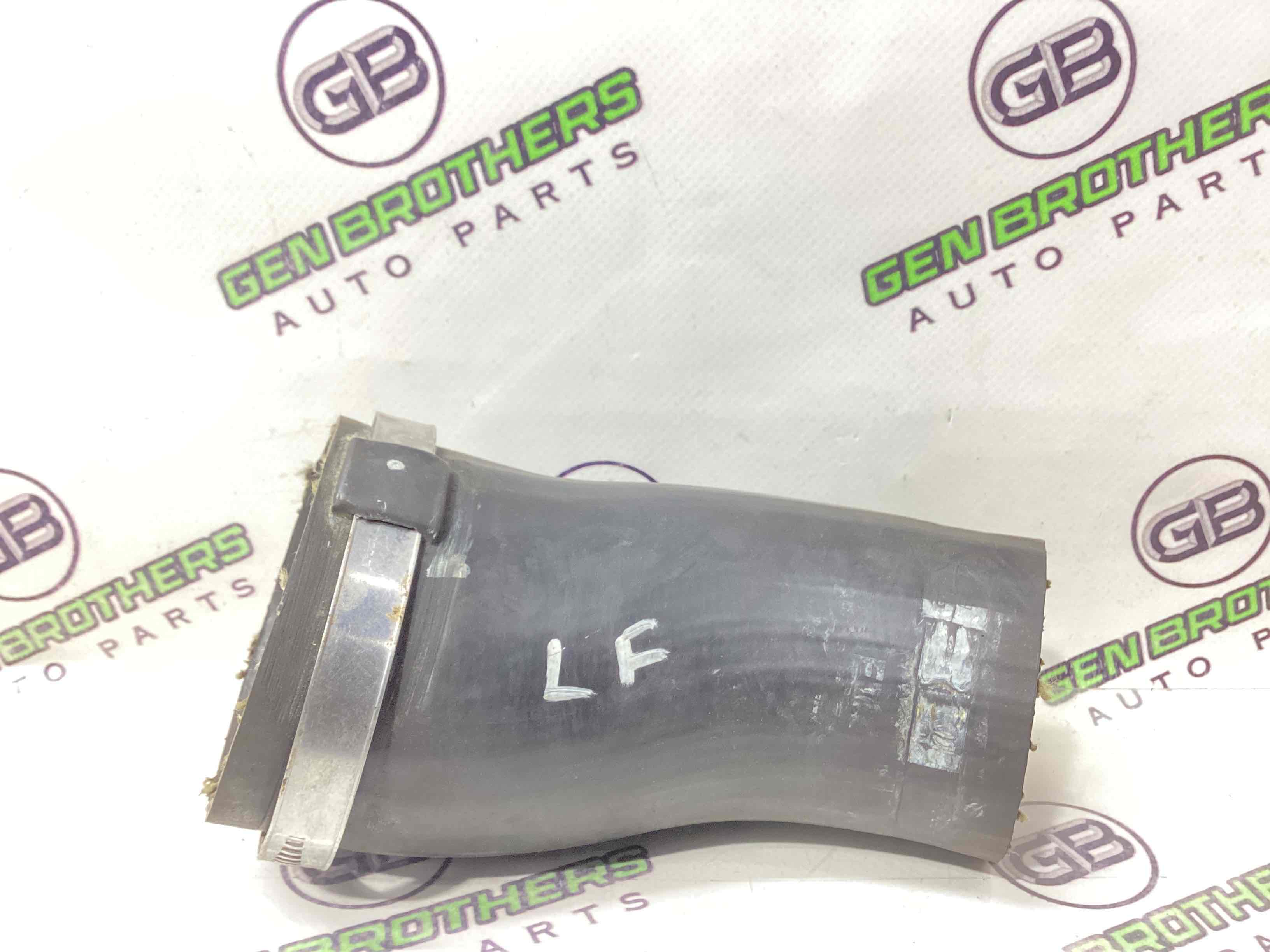 Патрубок трубопровід, шланг