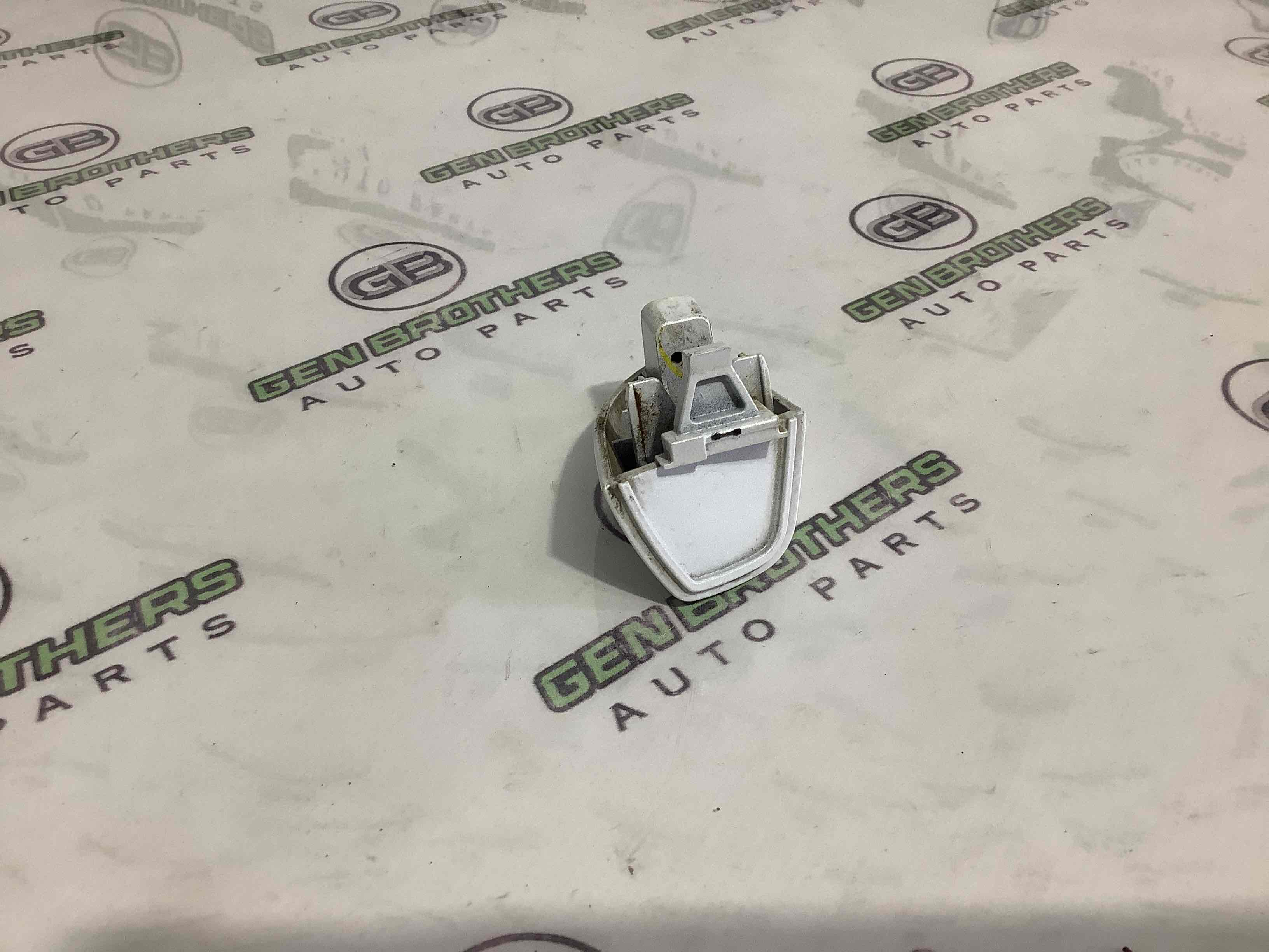 Заглушка ручки дверей