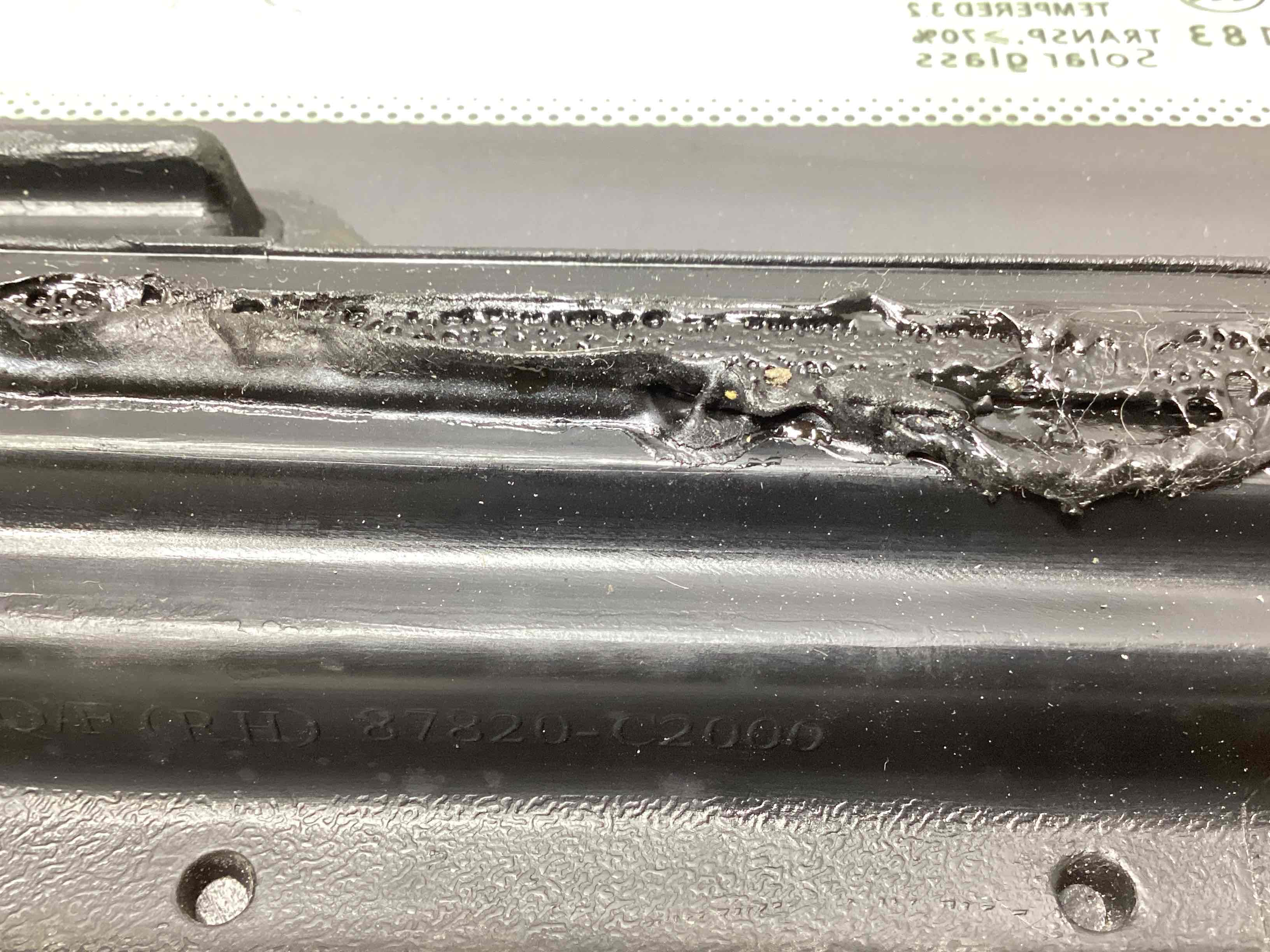 Скло кузовне бічне праве